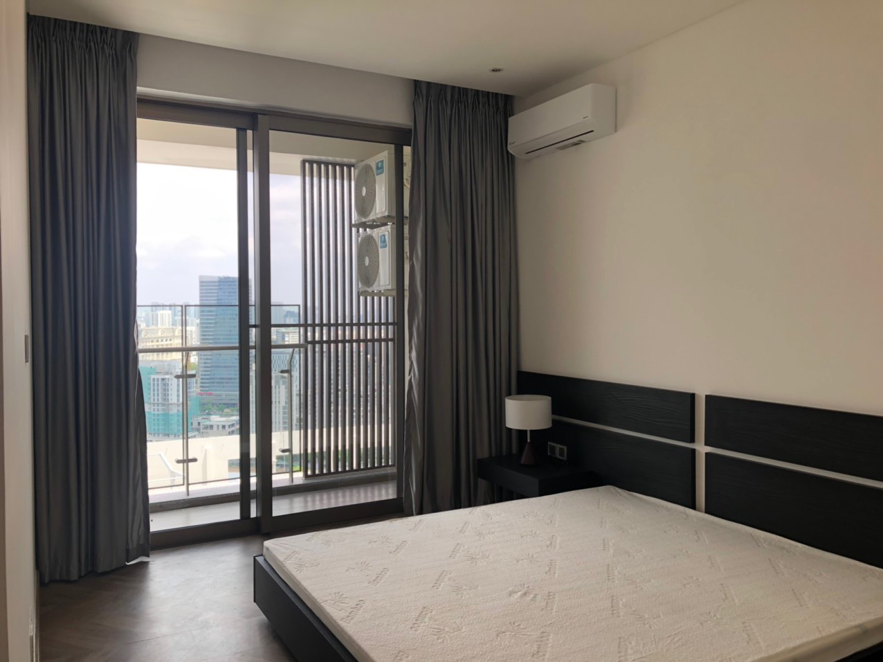 Cần cho thuê căn hộ cao cấp Midtown The Peak. Diện tích: 124m, 3 phòng ngủ, 2wc , nội thất đầy đủ, giá chỉ: 48 tr/ tháng có ô xe đậu miễn phí ở hầm . Anh chị có khách xem nhà liên hệ: hotline Ngọc Thư ( zalo, viber ) - 5229