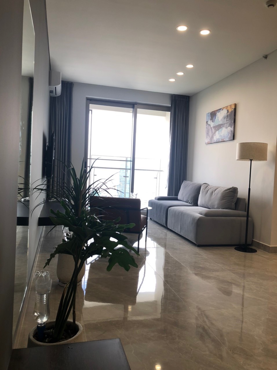 Cần cho thuê căn hộ cao cấp Midtown The Peak. Diện tích: 124m, 3 phòng ngủ, 2wc , nội thất đầy đủ, giá chỉ: 48 tr/ tháng có ô xe đậu miễn phí ở hầm . Anh chị có khách xem nhà liên hệ: hotline Ngọc Thư ( zalo, viber ) - 5225