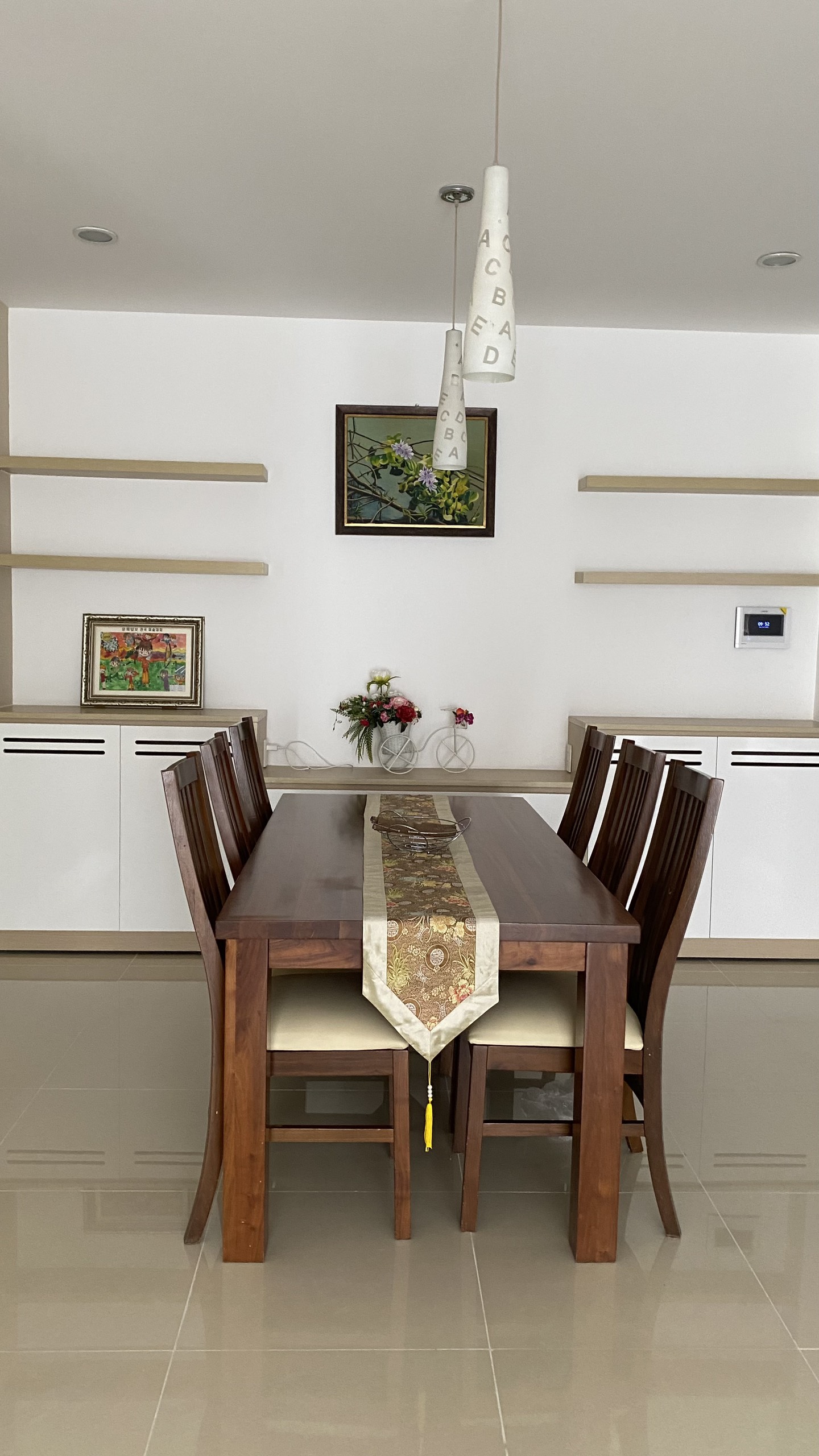 Cho thuê căn hộ cao câp River Park Residence Phú Mỹ Hưng. Diện tích: 126,7m, 3 phòng ngủ, nội thất đầy đủ. Giá chỉ: 36 triệu/ tháng. Quý khách xem nhà liên hệ: hotline Ngọc Thư - 5253