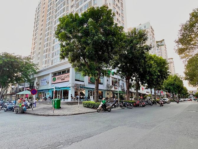 Bán gấp giá rẻ shop Sky Garden 3, 115m2, 1 trệt, 1 lửng, mặt tiền đẹp đường Phạm Văn Nghị, Phú Mỹ Hưng, Q.7. LH: hotline