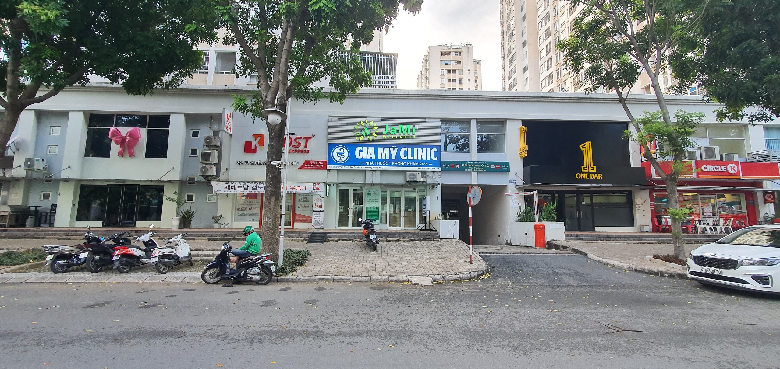 Cho thuê shop sky garden 3 mặt tiền Pham Văn Nghị. Khu trung tầm kinh doanh sầm uất. Cấu trúc trệt + lầu, Liên hệ: hotline Em Thành Luân - 5274