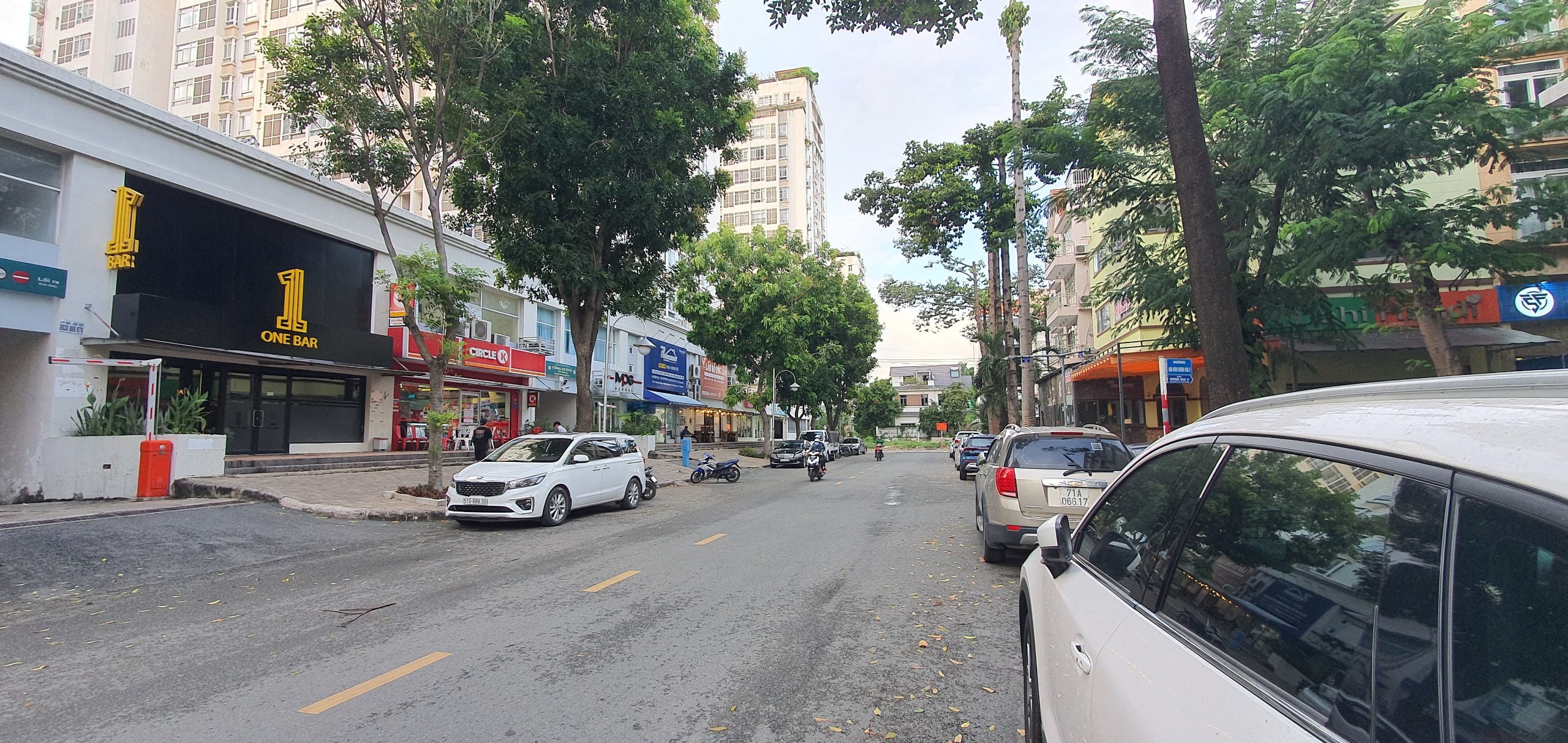 Cho thuê shop sky garden 3 mặt tiền Pham Văn Nghị. Khu trung tầm kinh doanh sầm uất. Cấu trúc trệt + lầu, Liên hệ: hotline Em Thành Luân - 5275
