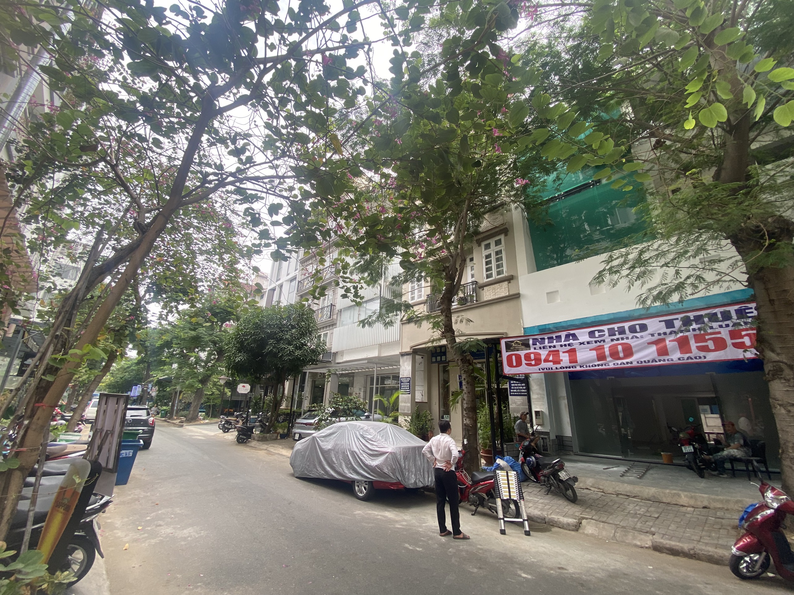 Nhà phố nội khu Hưng Phước 2 phù hợp làm văn phòng ở Phú Mỹ Hưng Quận 7. XD: Trệt + Lửng + 3 lầu, áp máy. DT 350m2 sàn sử dụng. Liên hệ: hotline Em Thành Luân - 5282