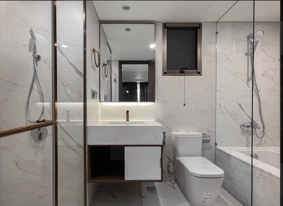 Cho thuê căn hộ cao cấp Midtown The Peak, Phú Mỹ Hưng. Diện tích: 131m, 3 phòng ngủ, nội thất cao cấp, nhà mới decor. Giá chỉ: 50 triệu/ tháng. Quý khách xem nhà liên hệ: hotline Ngọc Thư ( zalo, viber ) - 5360