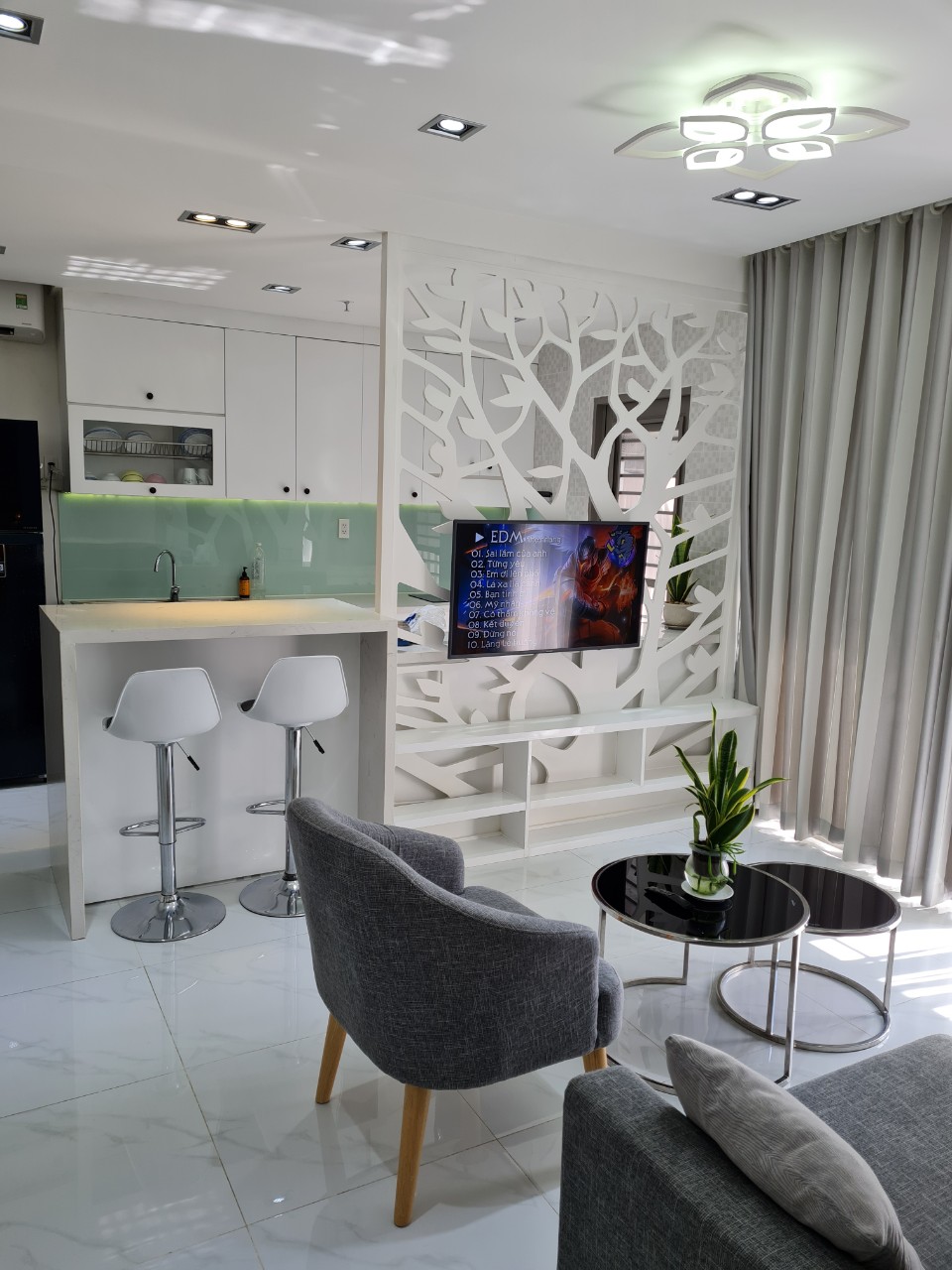 Cần cho thuê nhanh căn hộ Hưng Phúc Residence-  Phú Mỹ Hưng. Diện tích: 81m, 2 Phòng ngủ, 2wc, nội thất đầy đủ, đẹp . Giá chỉ 16 triệu/ tháng. Quý khách xem nhà liên hệ: hotline Ngọc Thư - 5407