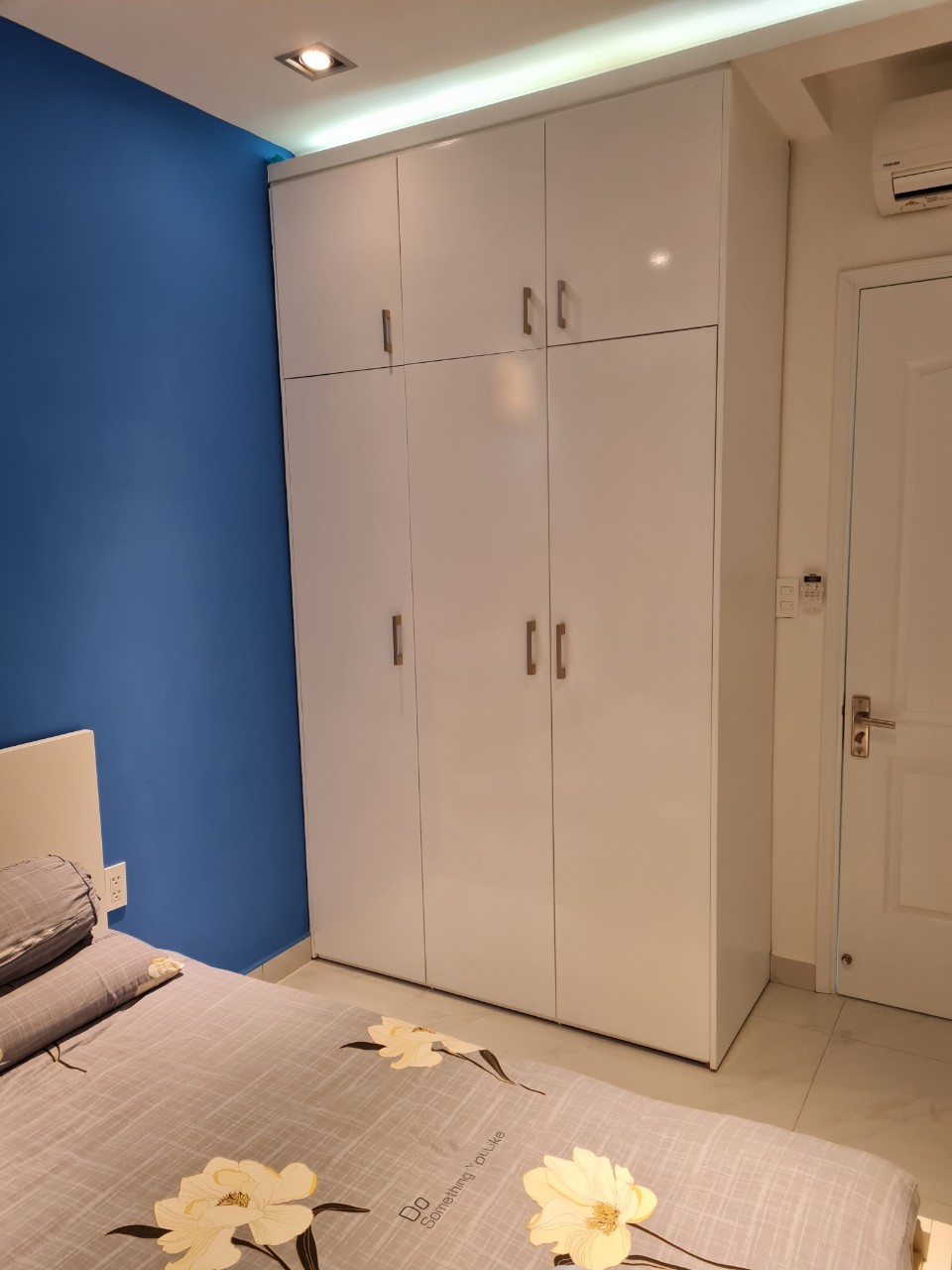 Cần cho thuê nhanh căn hộ Hưng Phúc Residence-  Phú Mỹ Hưng. Diện tích: 81m, 2 Phòng ngủ, 2wc, nội thất đầy đủ, đẹp . Giá chỉ 16 triệu/ tháng. Quý khách xem nhà liên hệ: hotline Ngọc Thư - 5412