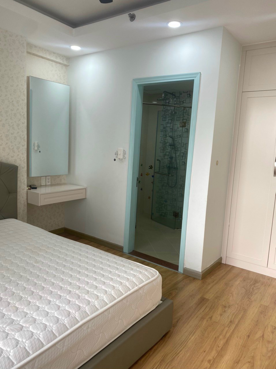 Cho thuê gấp Scenic Valley 1,  Phú Mỹ Hưng, Q7, 110m2, giá rẻ nhất chỉ có :25trieu/thang (TL). LH: hotline Thanh Thẩm - 5577