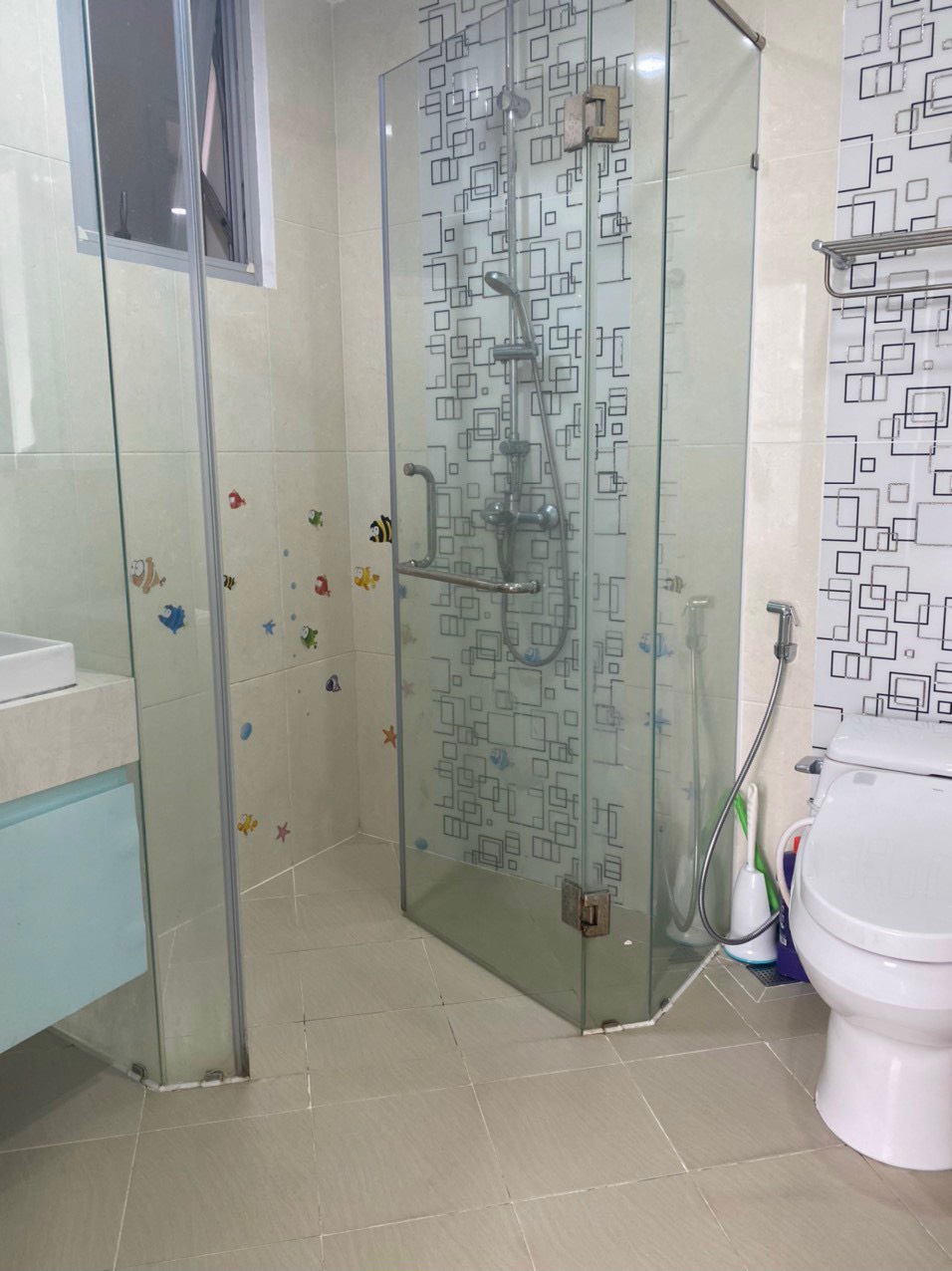 Cho thuê gấp Scenic Valley 1,  Phú Mỹ Hưng, Q7, 110m2, giá rẻ nhất chỉ có :25trieu/thang (TL). LH: hotline Thanh Thẩm - 5579