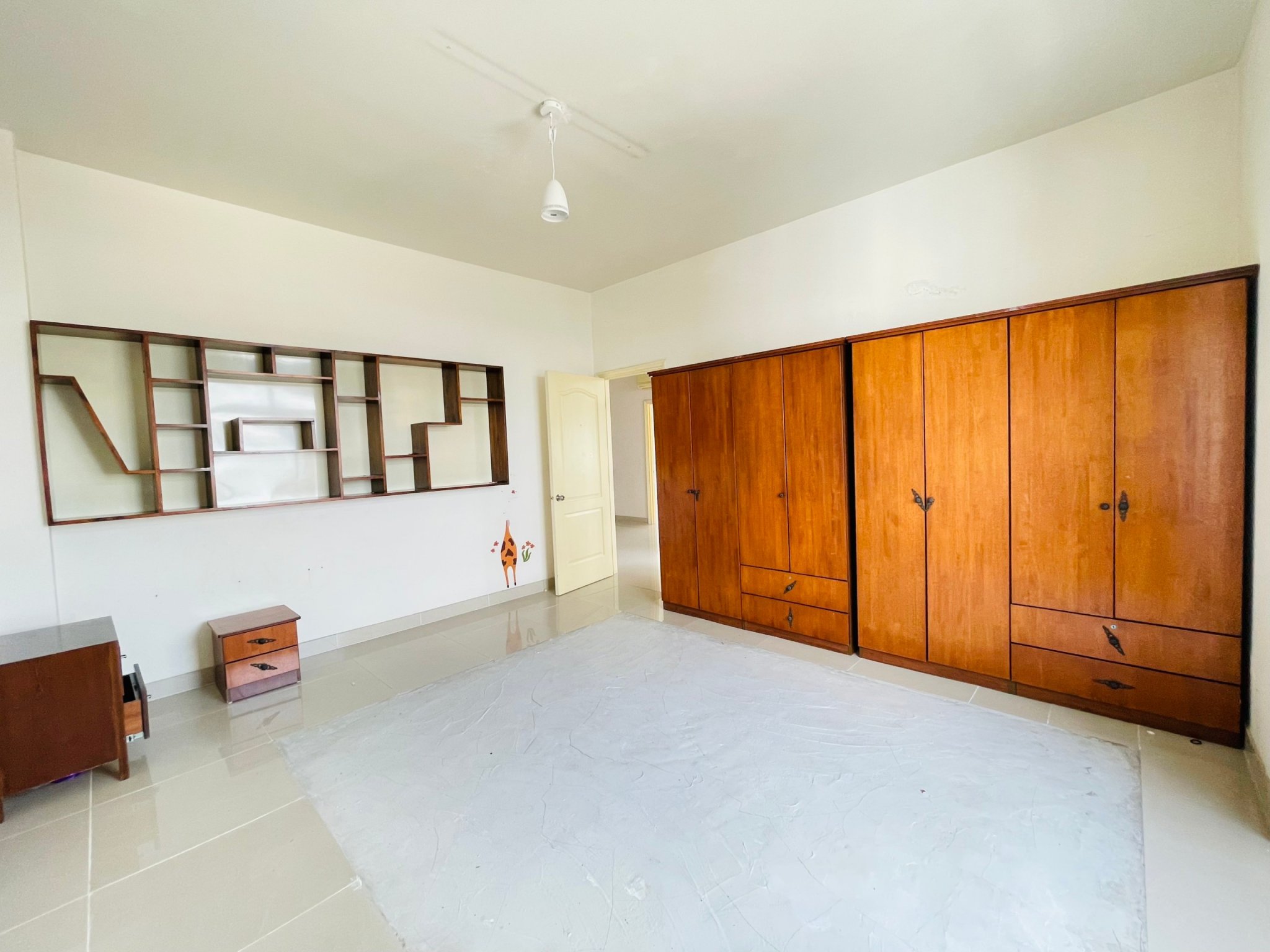 Bán gấp căn hộ cao cấp Penhouse Mỹ phúc phú mỹ hưng, quận 7. Diện tích: 298m, 4 phòng ngủ, nội thất cơ bản, giá chỉ 10,8 tỷ. Anh chị xem nhà liên hệ: hotline Ngọc Thư - 5610
