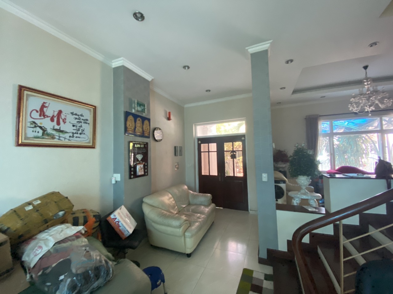 Cần bán nhà liên kế vườn nằm trong khu Compound Hưng Thái 7x18m Giá chỉ: 26 tỷ. Quý khách xem nhà liên hệ: hotline - 5700