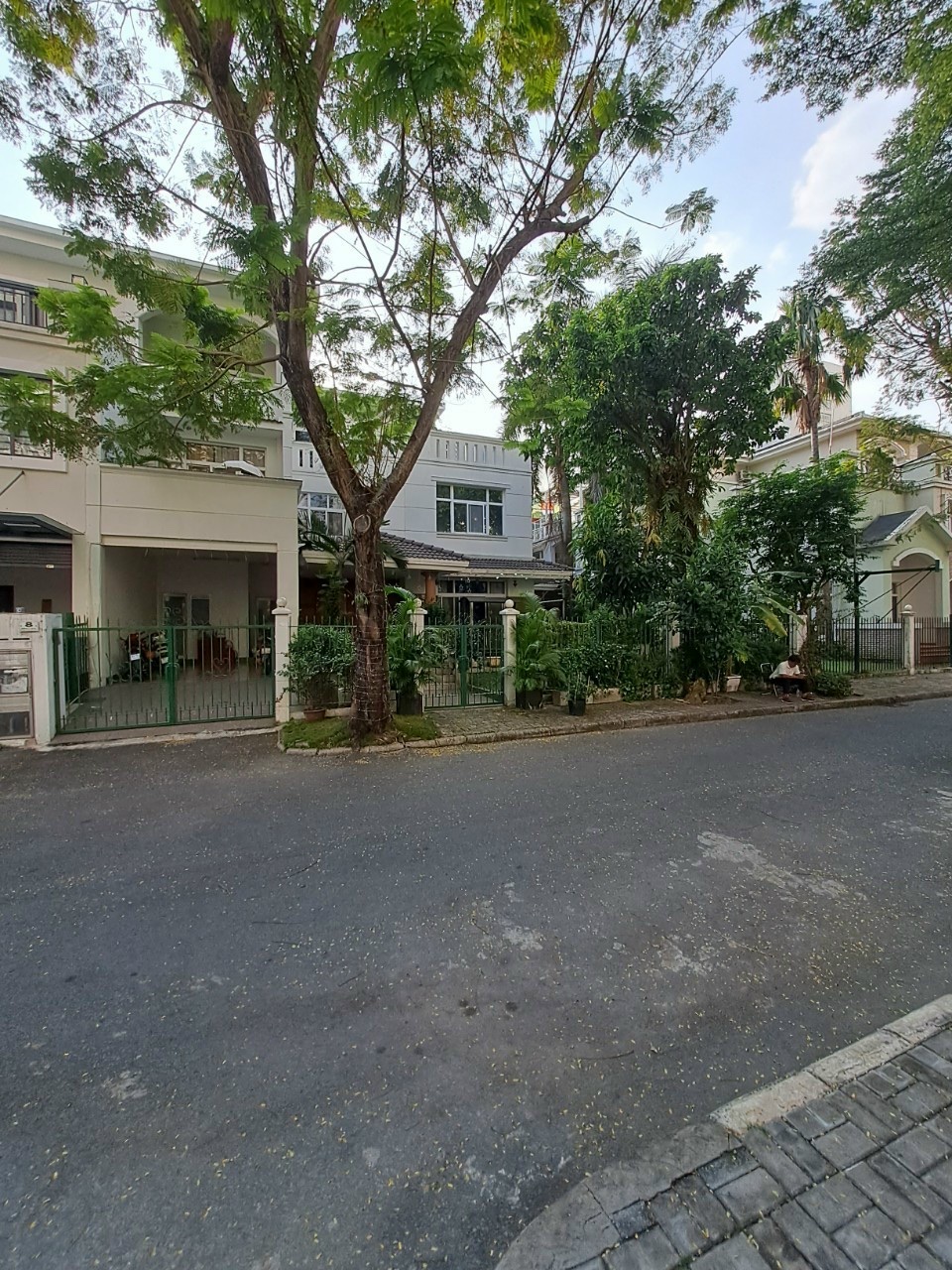Bán gấp biệt thự tứ lập mỹ phú nhà đẹp giá tốt 65 tỷ còn thương lượng xem nhà liên hệ hotline - 5715