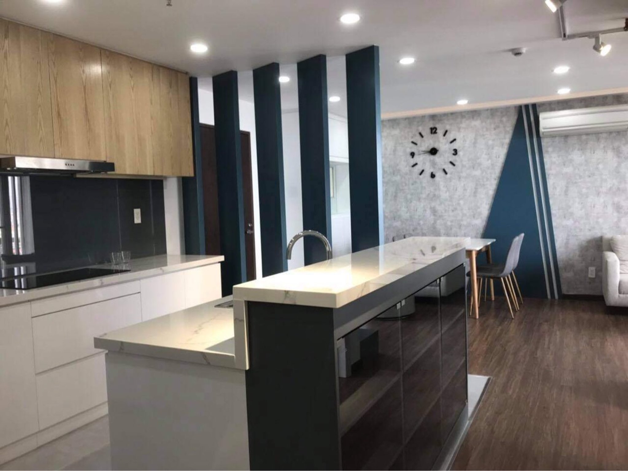 Cho thuê căn hộ Hưng Phúc phú mỹ hưng quận 7. Diện tích: 98m, 3 phòng ngủ, 3wc, nội thất đầy đủ .  Gía chỉ 23 tr/ tháng. Liên hệ: hotline Ngọc Thư ( zalo, viber) - 5735