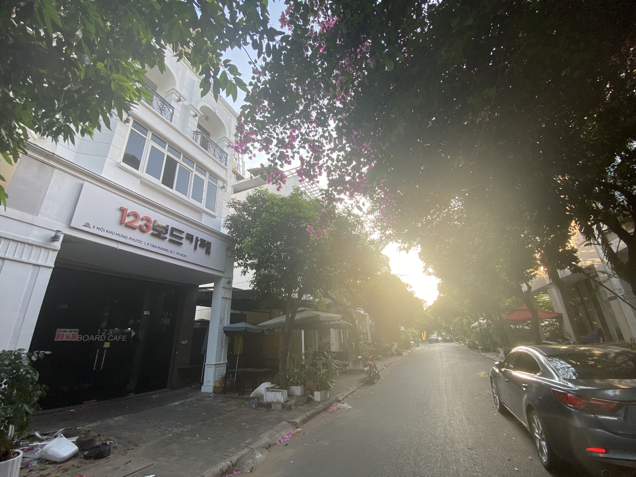 (Góc tâm linh) Cho thuê nguyên căn nhà phố Phú Mỹ Hưng Q7. Giá tốt nhất chỉ 30 triệu. Em Thành Luân: hotline - 5900