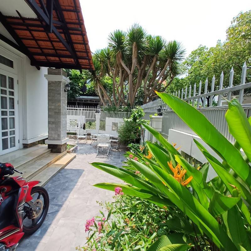 Cho thuê biệt thự mới đẹp khu Cảnh Đồi, PMH, Q.7, 1T2L, 5PN, 6WC, giá chỉ 90tr/ 1 tháng. LH: hotline - 5928
