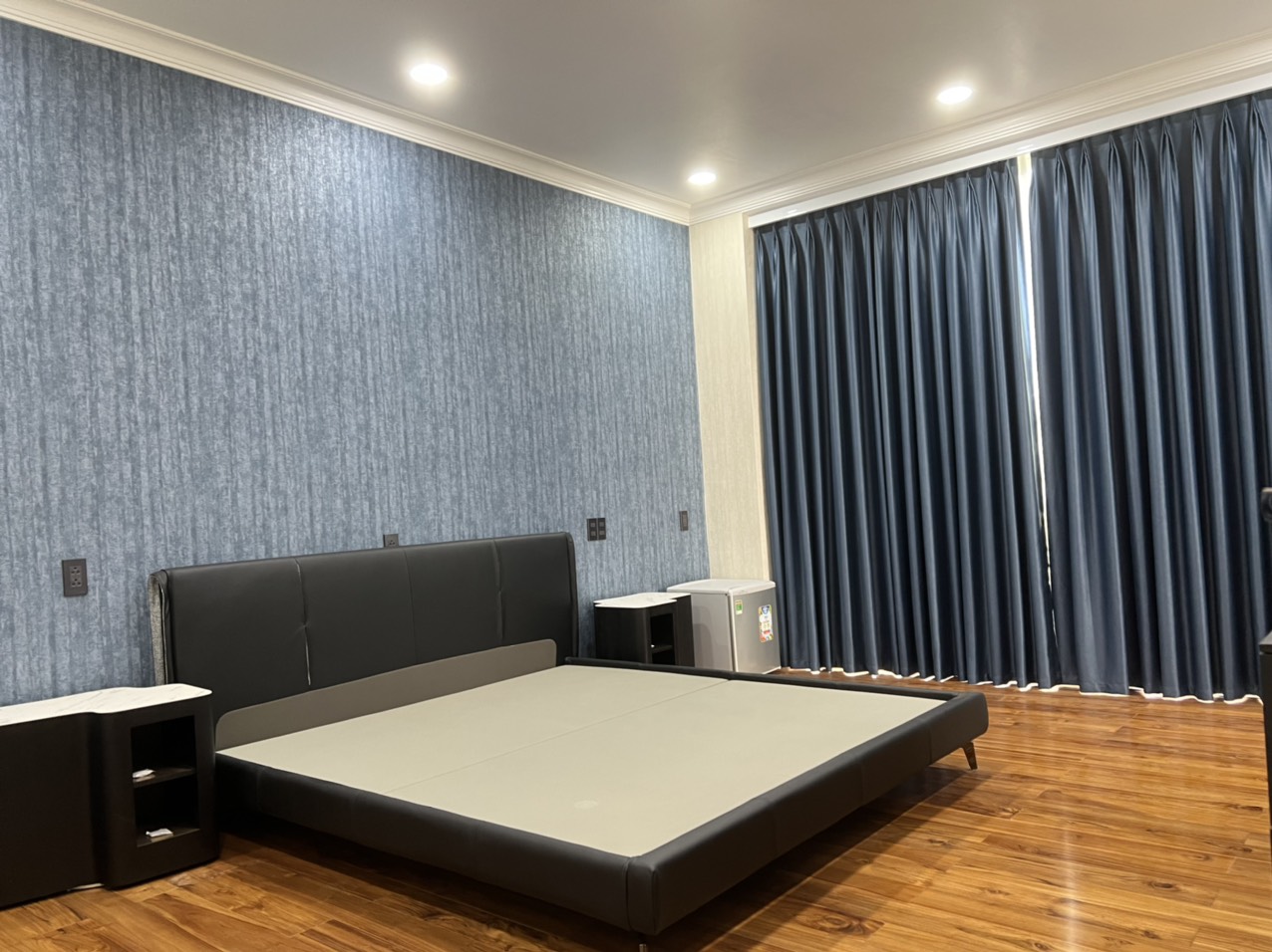 Độc Quyền Cho Thuê Villa Tứ Lập 16m*16m Phú Mỹ Hưng Q7. Nhà Mới 4PN- Nội Thất Hiện Đại - Sang Trọng. Em Thành Luân : hotline - 6009