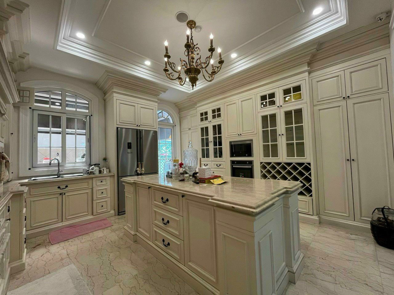 Cho thuê biệt thự đơn lập Mỹ Quang, Phú Mỹ Hưng, quận 7 . Diện tích: 23.5x15m, 4 phòng ngủ, nhà đẹp, Nội thất cao cấp, sân vườn rộng, giá chỉ125 tr /tháng. Liên hệ: hotline Ngọc Thư ( zalo, viber) - 6080