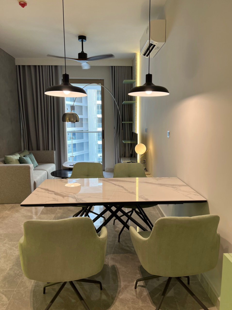 Cho thuê căn hộ cao cấp Midtown the peak, phú mỹ hưng quận 7. 2 phòng ngủ, Nhà đẹp, nội thất đầy đủ, giá chỉ có 28 triệu/ tháng. Xem nhà liên hệ: hotline  Ngọc Thư ( zalo, viber)