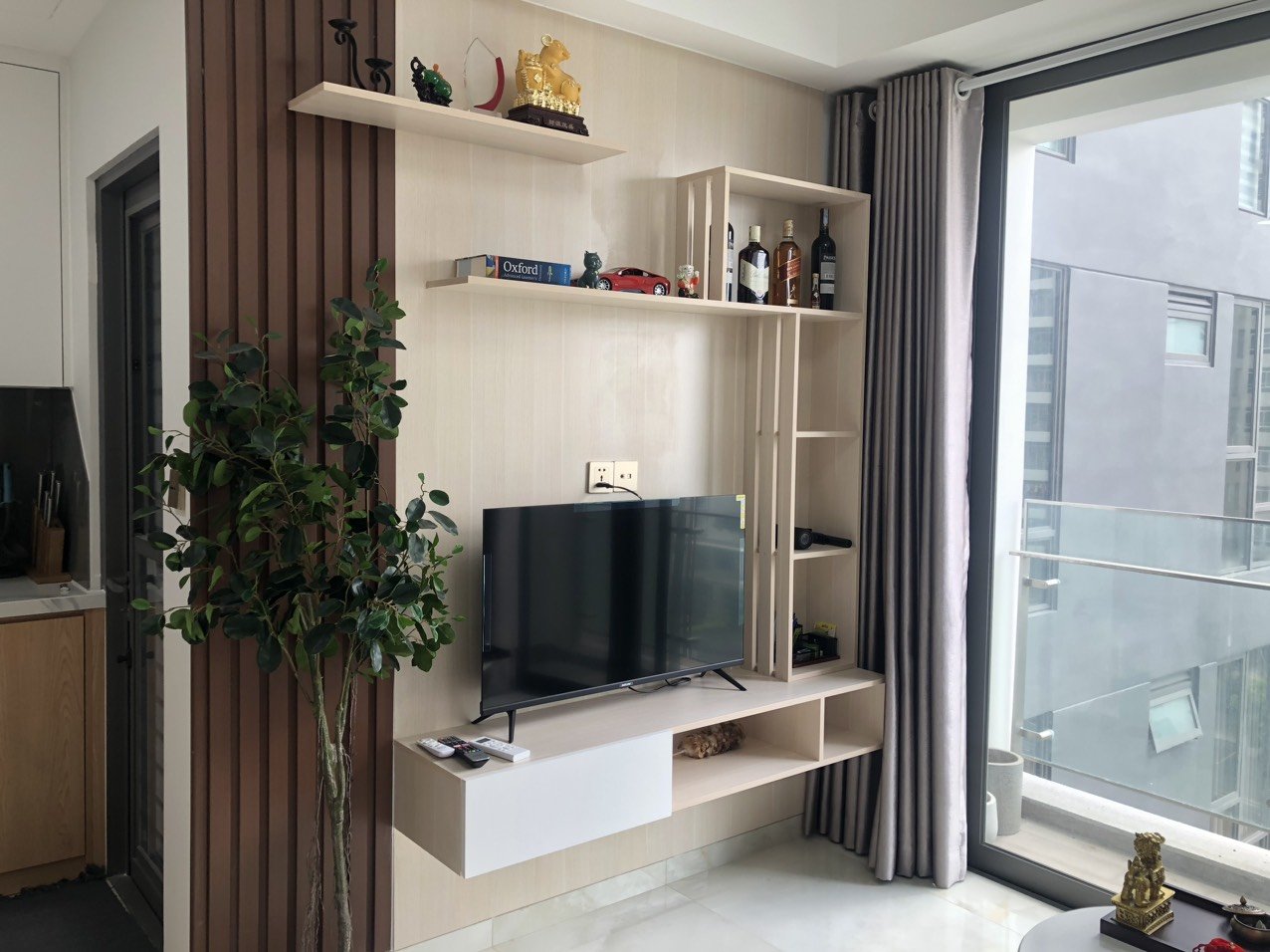 Cho thuê căn hộ cao cấp 1 phòng ngủ Ascentia, phú mỹ hưng, quận 7. DT: 55m, nội thất đầy đủ, giá chỉ có 17,5 tr/ tháng. Liên hệ: hotline Ngọc Thư ( zalo, viber) - 6234
