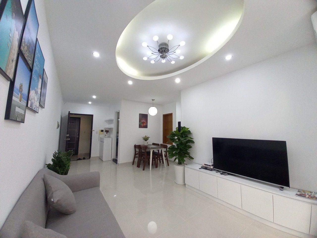 Bán gấp Căn hộ Cao cấp Sky Garden 3, Phú Mỹ Hưng, Q.7. Nhà cực đẹp, 68m2, 2PN. Giá chỉ: 4.3 tỷ. LH ngay hotline (Đình Hải)