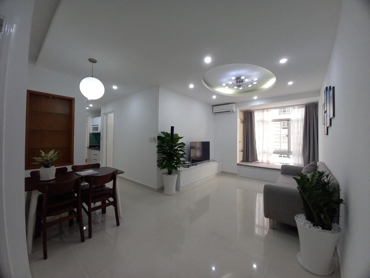 Bán gấp Căn hộ Cao cấp Sky Garden 3, Phú Mỹ Hưng, Q.7. Nhà cực đẹp, 68m2, 2PN. Giá chỉ: 4.3 tỷ. LH ngay hotline (Đình Hải) - 6459