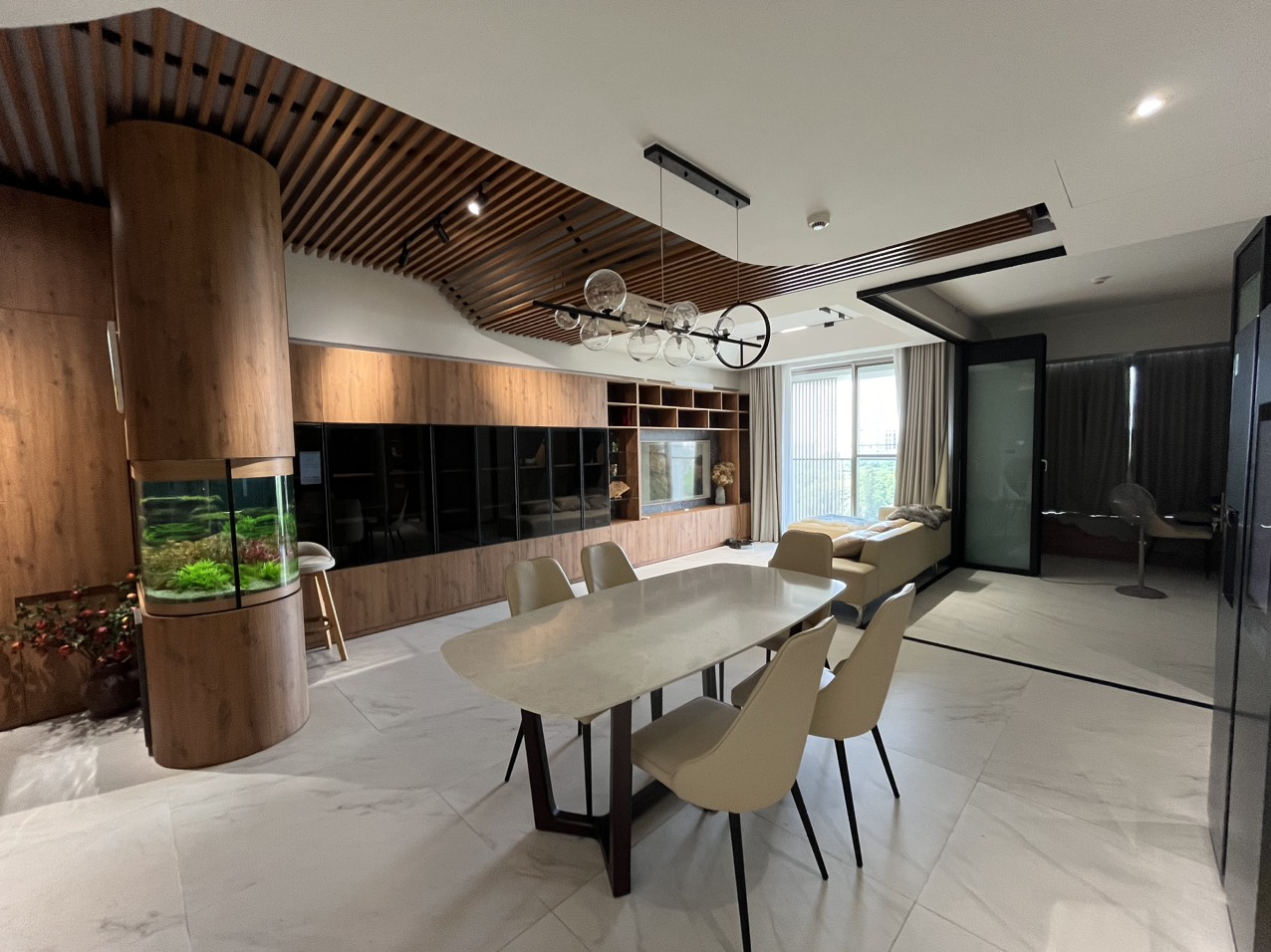 Bán nhanh căn hộ Midtown The Synatrue phú mỹ hưng, quận 7. Diện tích: 130m, 3 phòng ngủ, nội thất cao câp nhà ở nên đầu tư kỹ, giá chỉ 13,5 tỷ ( thương lượng). Liên hệ xem nhà: hotline Ngọc thư ( zalo, viber) - 6566