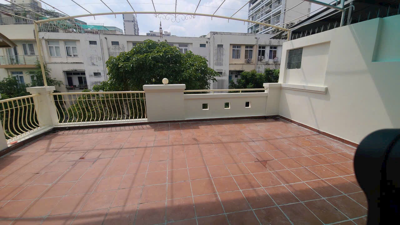Cần bán gấp nhà phố vườn Mỹ Giang - Phú Mỹ Hưng- Quận 7. Diện tích: 7x18m, 4 phòng ngủ. Nhà đang cho thuê dài hạn, khu na ninh, hướng Tây Nam. Gía chỉ 34 tỷ ( thương lượng). Anh chị xem nhà liên hệ: hotline Ngọc Thư ( zalo, viber) - 6704
