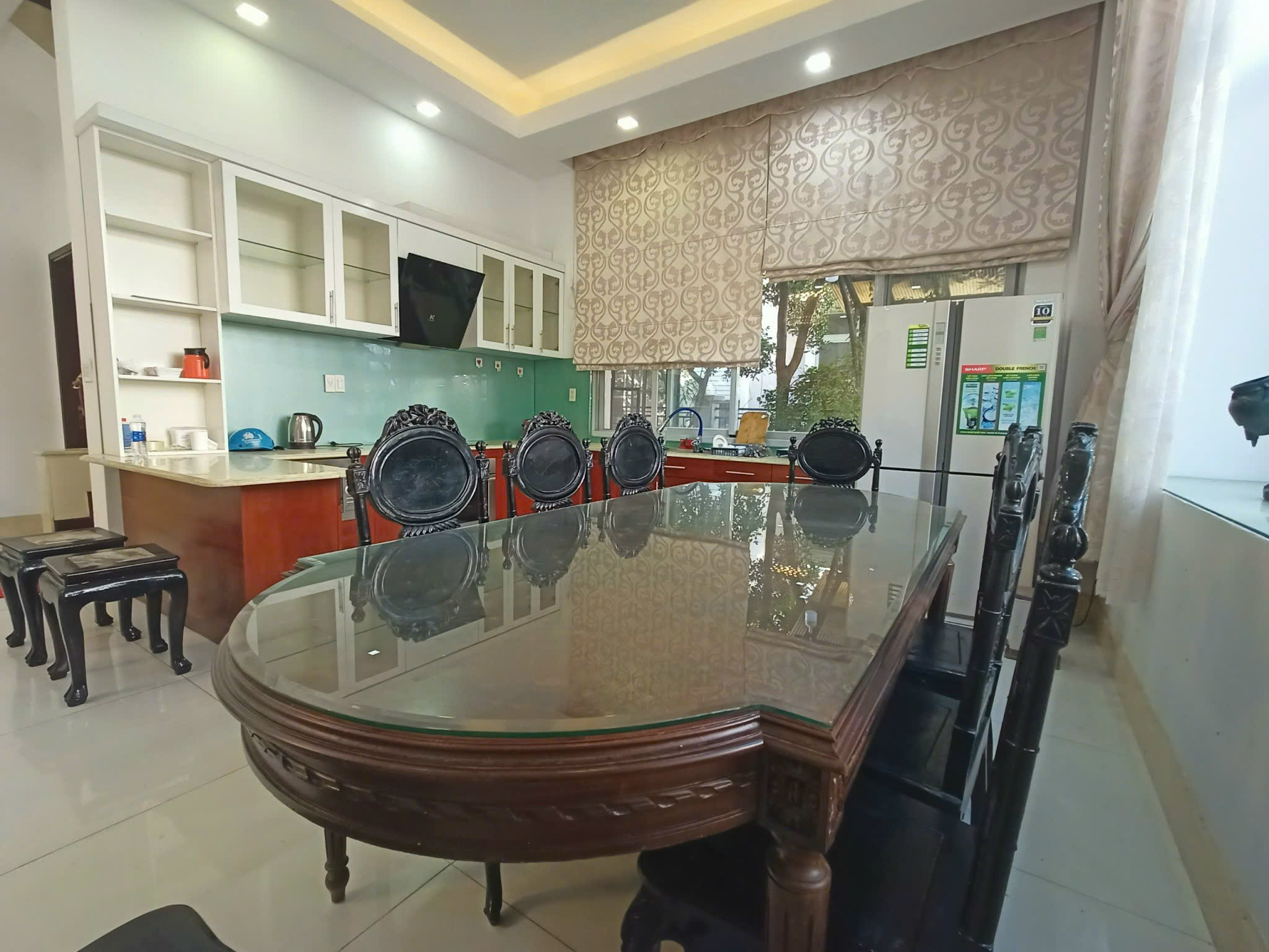 Bán biệt thự đơn lập Nam Viên, phú mỹ hưng, Q.7. Diện tích: 17,2x16m, trệt, 2 lầu, 5 phòng, nội thất cao cấp, giá chỉ 78  tỷ. Sổ hồng cầm tay. LH xem nhà : hotline Ngọc Thư ( zalo, viber) - 6987
