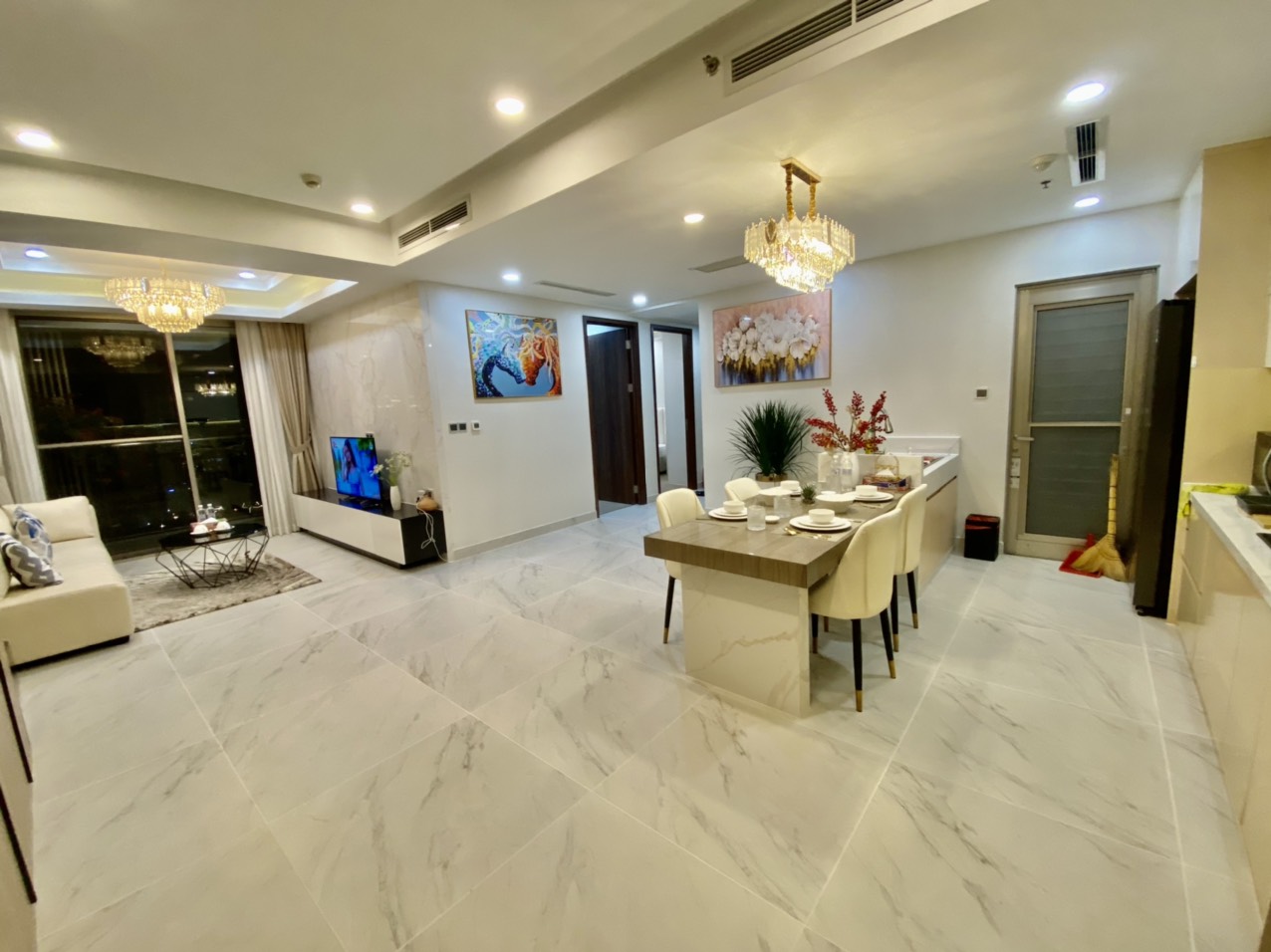 Bán căn hộ cao cấp Midtown The Singnature, phú mỹ hưng, quận 7. Diện tích: 115m, 3 phòng ngủ, view sông, hồ bơi, full nội thất cao câp. Đang cho thuê dài hạn, giá chỉ: 12,8 tỷ. Qúy khách xem nhà liên hệ:: hotline Ngọc Thư ( zalo, viber) - 6996