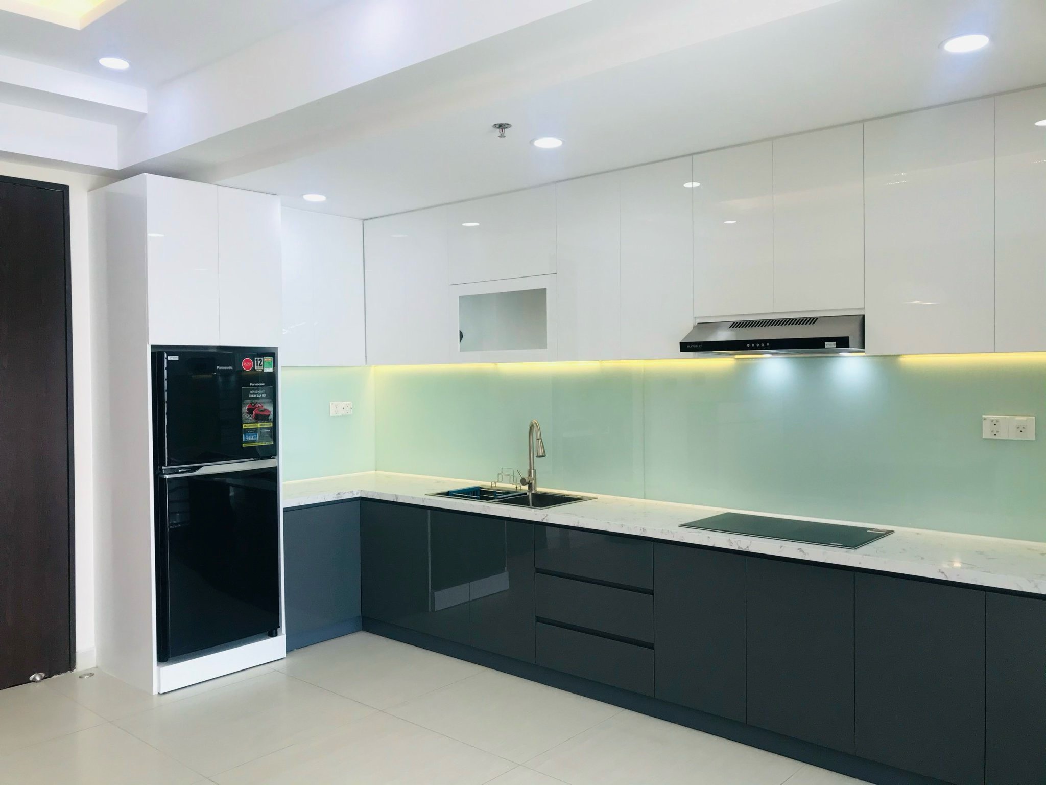 Cho thuê căn hộ cao cấp Urbanhill, phú mỹ hưng, quận 7. Diện tích: 108m, 3 phòng ngủ, nội thất cao cấp, sang trọng, giá chỉ 35 triệu/ tháng. Qúy khách xem nhà liên hệ: hotline Ngọc Thư ( zalo, viber) - 7157