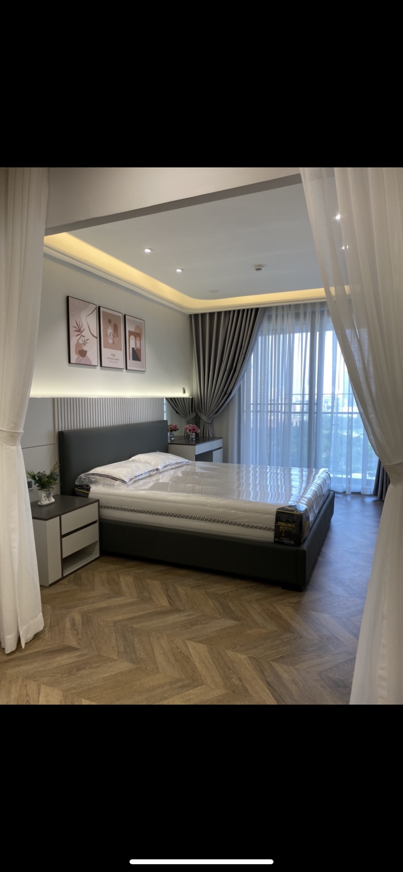 Cần bán căn hộ cao cấp Midtown The Peak, phú mỹ hưng, quận 7. Diện tích: 130m, 3 phòng ngủ, nội thất cao cấp. Căn góc giữa, view sông, hồ bơi hướng Tây Bắc. Gía chỉ 13,9 tỷ . Anh chị xem nhà liên hệ: hotline Ngọc Thư ( zalo, viber) - 7176