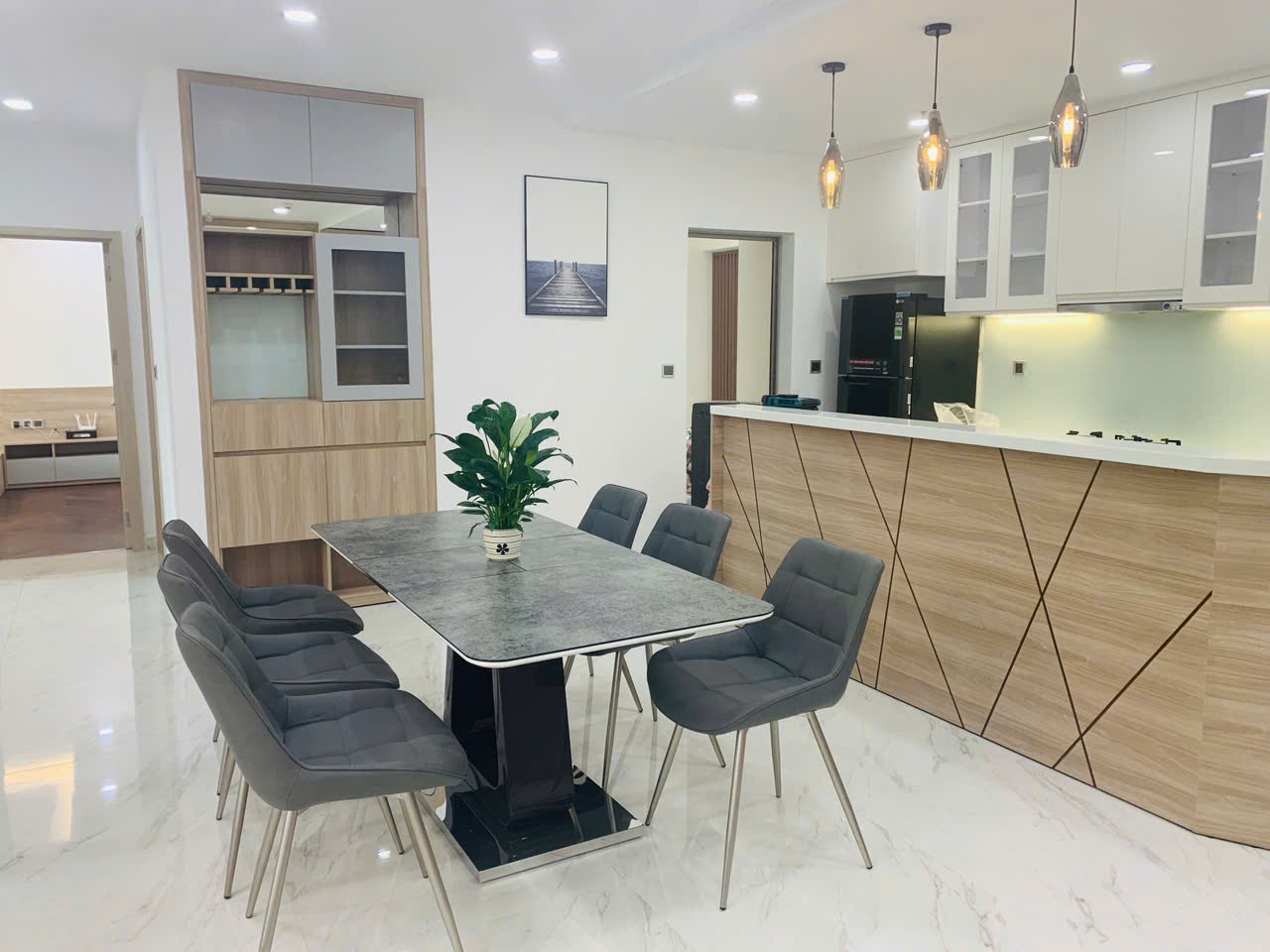 Cần bán căn hộ Midtown The Grand, phú mỹ hưng, quận 7. Diện tích: 135m, 3 phòng ngủ, nội thất cao cấp, nhà đang cho thuê dài hạn. Gía chỉ 13 tỷ. Anh chị xem nhà liên hệ: hotline Ngọc Thư ( zalo, viber) - 7197