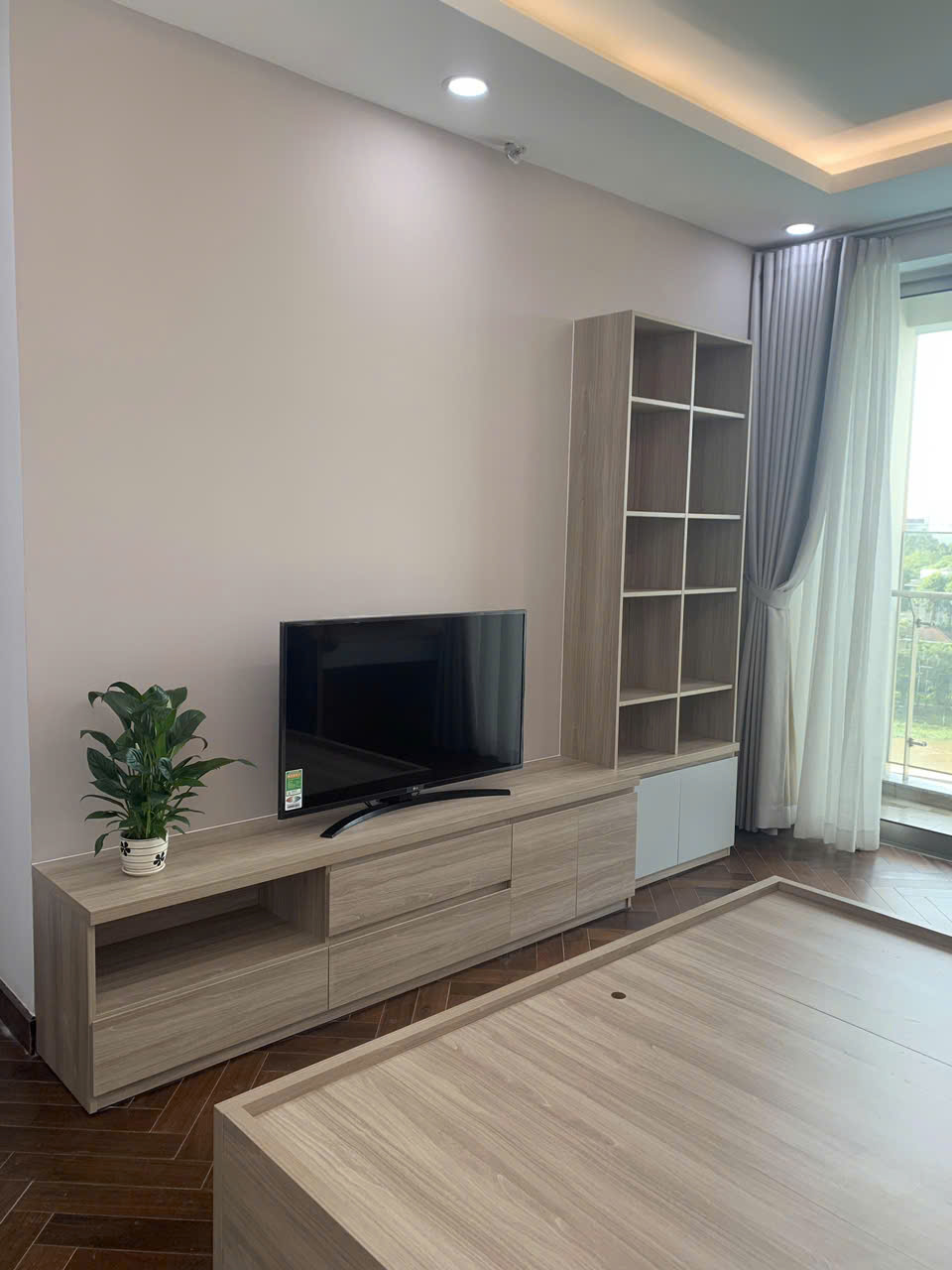 Cần bán căn hộ Midtown The Grand, phú mỹ hưng, quận 7. Diện tích: 135m, 3 phòng ngủ, nội thất cao cấp, nhà đang cho thuê dài hạn. Gía chỉ 13 tỷ. Anh chị xem nhà liên hệ: hotline Ngọc Thư ( zalo, viber) - 7199