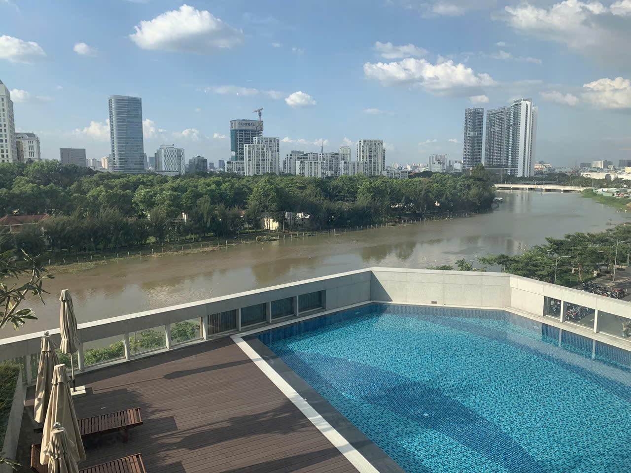 Cần bán căn hộ Midtown The Grand, phú mỹ hưng, quận 7. Diện tích: 135m, 3 phòng ngủ, nội thất cao cấp, nhà đang cho thuê dài hạn. Gía chỉ 13 tỷ. Anh chị xem nhà liên hệ: hotline Ngọc Thư ( zalo, viber) - 7203
