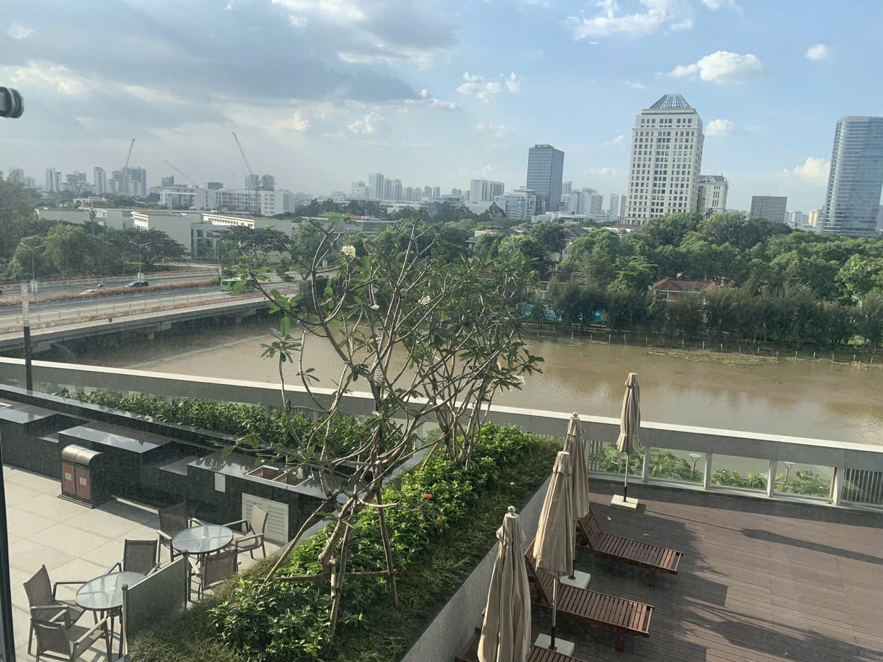 Cần bán căn hộ Midtown The Grand, phú mỹ hưng, quận 7. Diện tích: 135m, 3 phòng ngủ, nội thất cao cấp, nhà đang cho thuê dài hạn. Gía chỉ 13 tỷ. Anh chị xem nhà liên hệ: hotline Ngọc Thư ( zalo, viber) - 7204