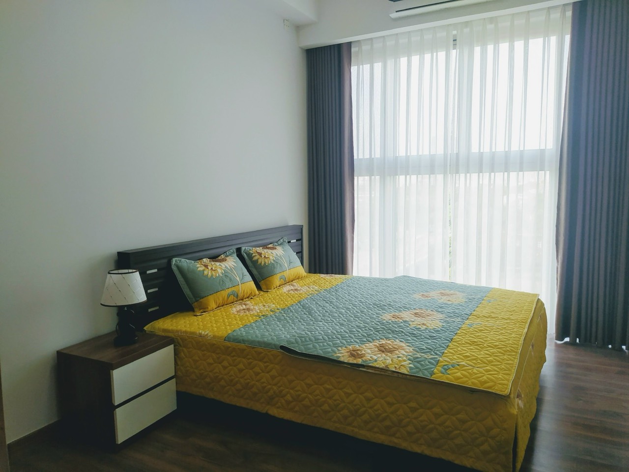 Cần bán căn hộ Midtown The Grand, phú mỹ hưng, quận 7. Diện tích: 135m, 3 phòng ngủ, nội thất cao cấp, nhà đang cho thuê dài hạn. Gía chỉ 11,7 tỷ. Anh chị xem nhà liên hệ: hotline Ngọc Thư ( zalo, viber) - 7207