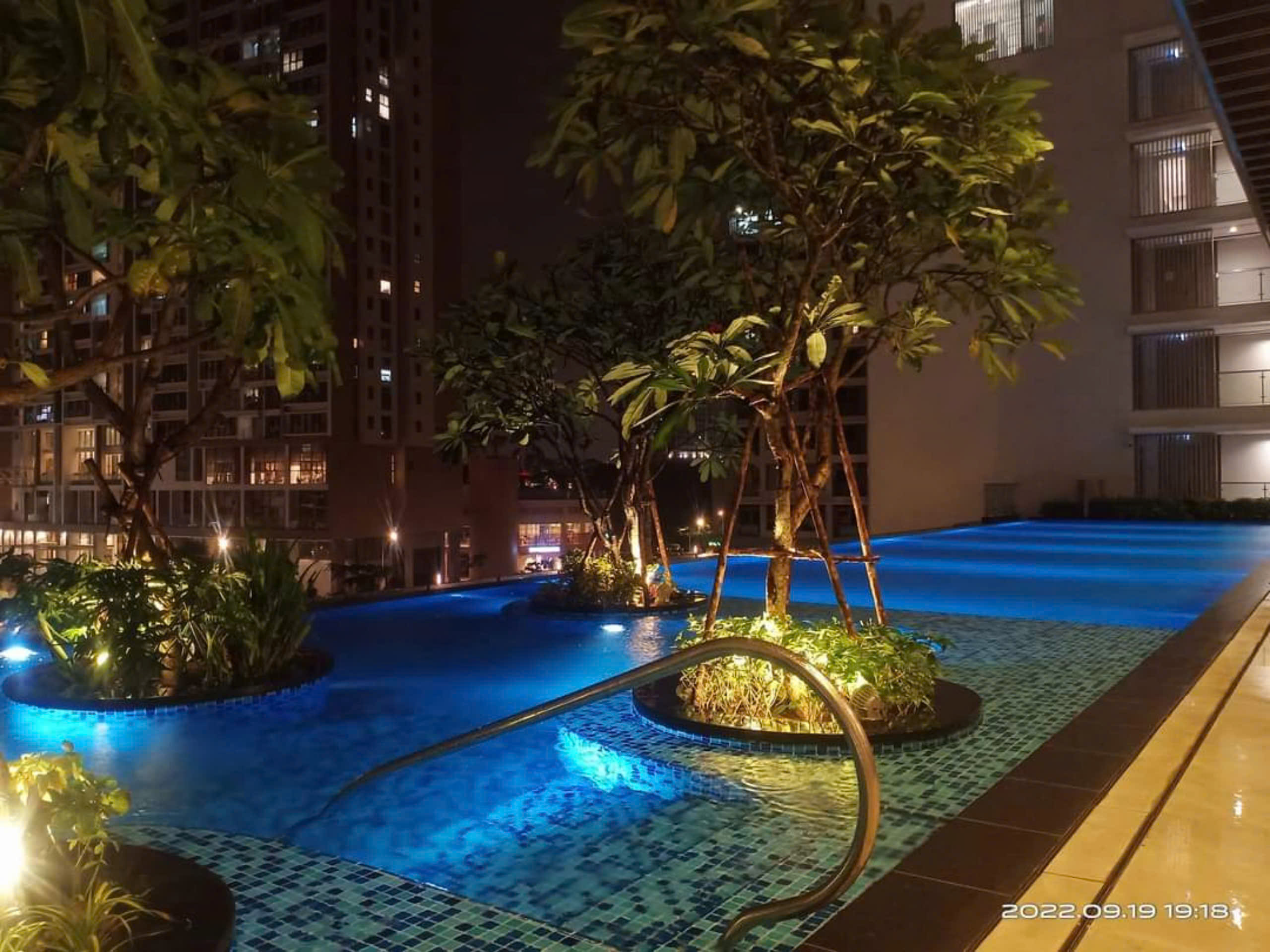Cần bán căn hộ Midtown The Peak, phú mỹ hưng, quận 7. Dt: 85m, 2 phòng ngủ, nội thất cao cấp, ô xe hầm. Cần bán nhanh giá 8,1 tỷ. Qúy khách xem nhà liên hê: hotline Ngọc Thư ( zalo, viber) - 7255