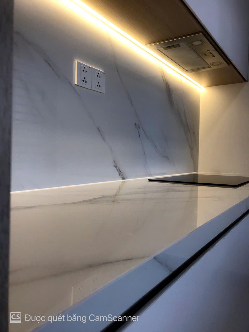 Cho thuê căn hộ Cardinal Court , phú mỹ hưng, quận 7. Dt: 78m, 2 phòng ngủ, nội thất cao cấp, nhà mới chưa ai ở. Gía chỉ 26 triệu/ tháng. Qúy khách xem nhà liên hệ: hotline Ngọc Thư ( zalo, viber) - 7298