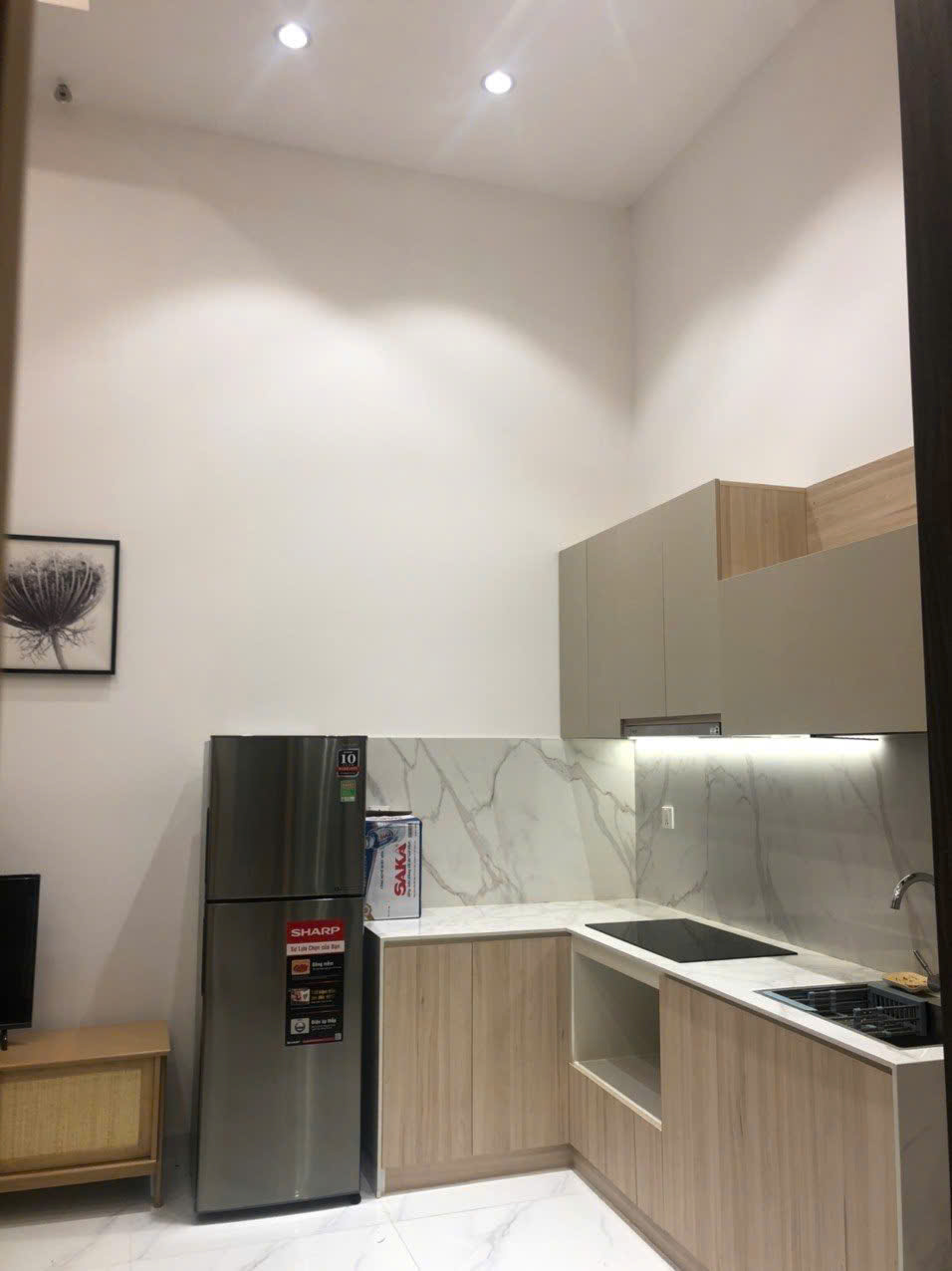 Cho thuê shophouse Midtown The Synature, phú mỹ hưng, quận 7. Diện tích: 41,5 m + 30m lửng. Nội thất đầy đủ, cao cấp, giá chỉ 19tr/ tháng. Anh chị xem nhà liên hệ: hotline Ngọc Thư ( zalo, viber) - 7531