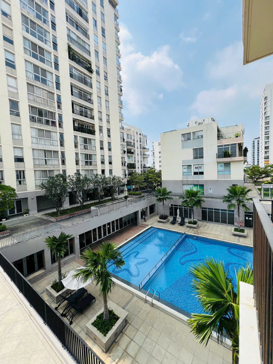 Cho thuê căn hộ Star Hill Phú Mỹ Hưng, Quận 7. Thiết kế 3PN, 2WC, full nội thất hiện đại, giá chỉ 25 triệu/tháng. LH: Em Nguyên - hotline (call/zalo)