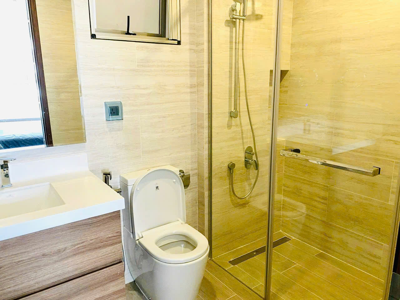 Cho thuê căn hộ Midtown , phú mỹ hưng, quận 7. Diện tích: 80m, 2 phòng ngủ, 2wc. Nội thất cao cấp, vào ở ngay. Gía chỉ 26 tr/ tháng. Anh chị xem nhà liên hệ: hotline Ngọc Thư ( zalo, viber) - 7590