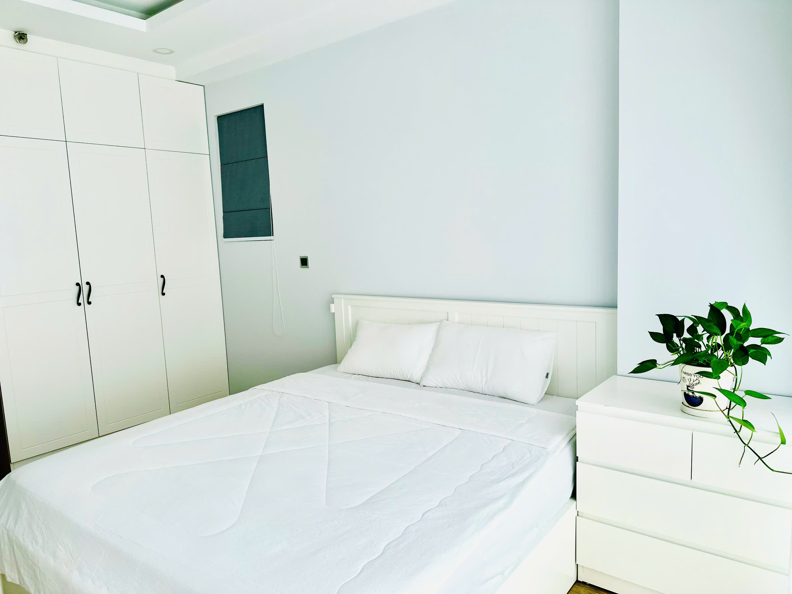 Cho thuê căn hộ Midtown , phú mỹ hưng, quận 7. Diện tích: 80m, 2 phòng ngủ, 2wc. Nội thất cao cấp, vào ở ngay. Gía chỉ 26 tr/ tháng. Anh chị xem nhà liên hệ: hotline Ngọc Thư ( zalo, viber) - 7586