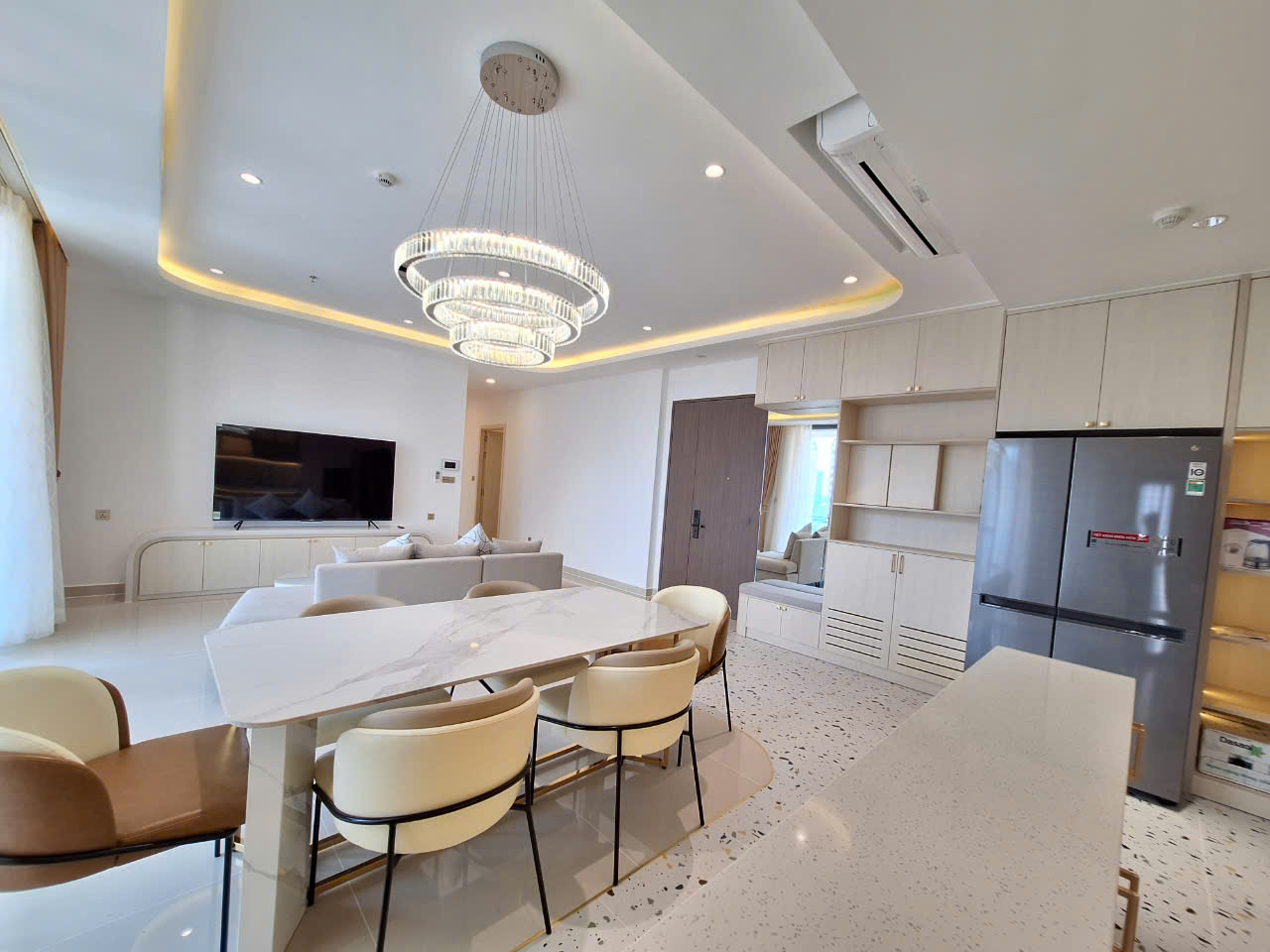 Cho thuê penhouse Ascentia, phú mỹ hưng, quận 7. Diện tích: 178m, thiết kế 4 phòng ngủ, nội thất cao cấp, nhà mới tinh chưa ai ở, giá chỉ 4.500$/ tháng. Anh chị xem nhà liên hệ: hotline Ngọc Thư ( zalo, viber) - 7593