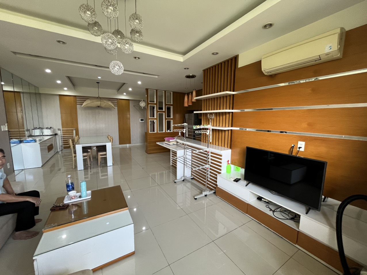 Cho thuê căn hộ cao cấp Riverpark Residence, Phú Mỹ Hưng, 128 m2, Nội thất cao cấp, View sông tuyệt đẹp, giá cực hợp lý chỉ 38tr/tháng. LH ngay hotline (Đình Hải) - 7696