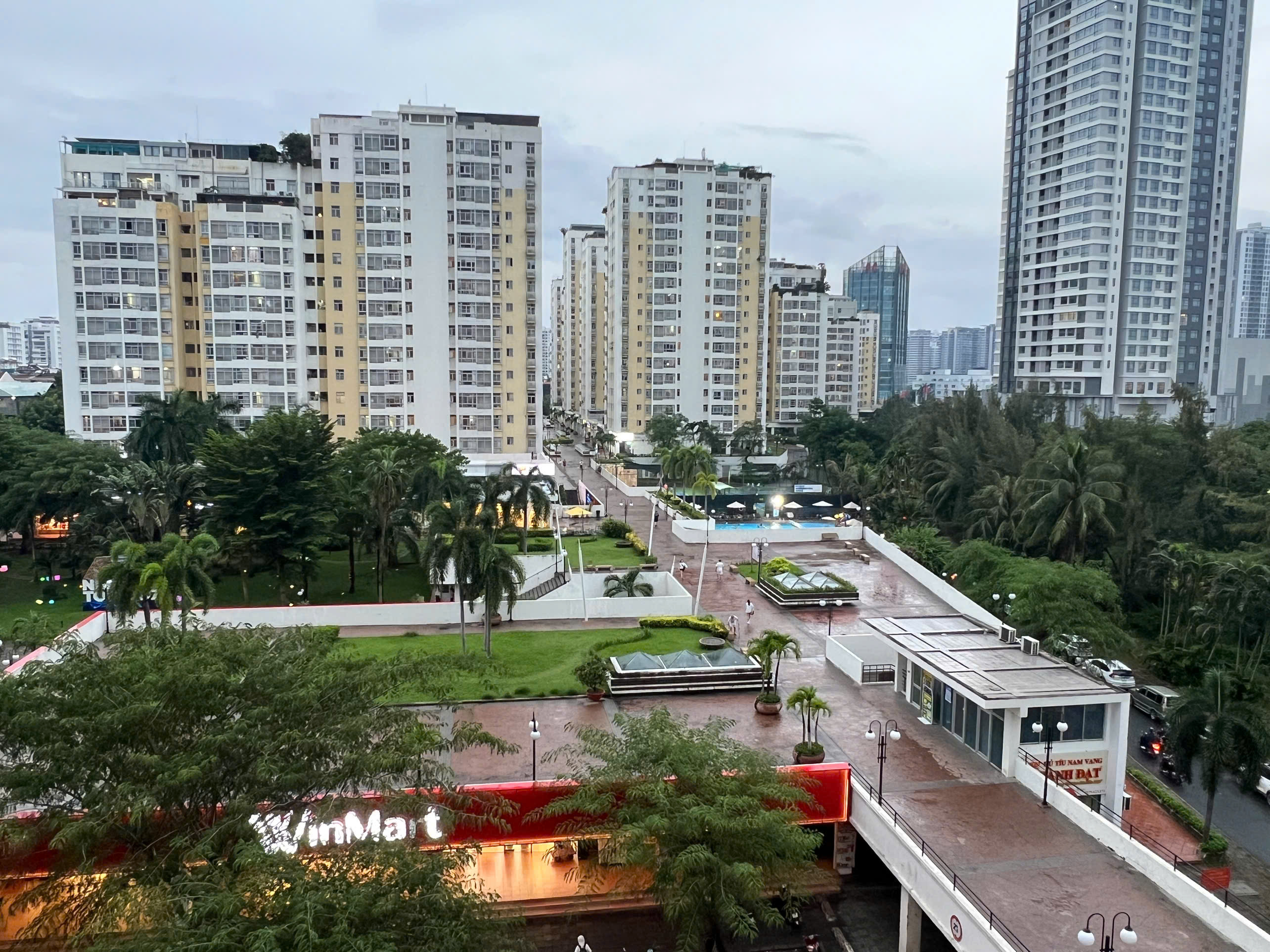 Cần bán nhanh Căn hộ cao cấp Sky Garden 3, Phú Mỹ Hưng, Q.7, 72 m2, 3PN, 2WC, Nhà đẹp, Căn góc view công viên, hồ bơi siêu hiếm. Giá chỉ 4.8 tỷ. LH ngay hotline (Đình Hải) - 7707