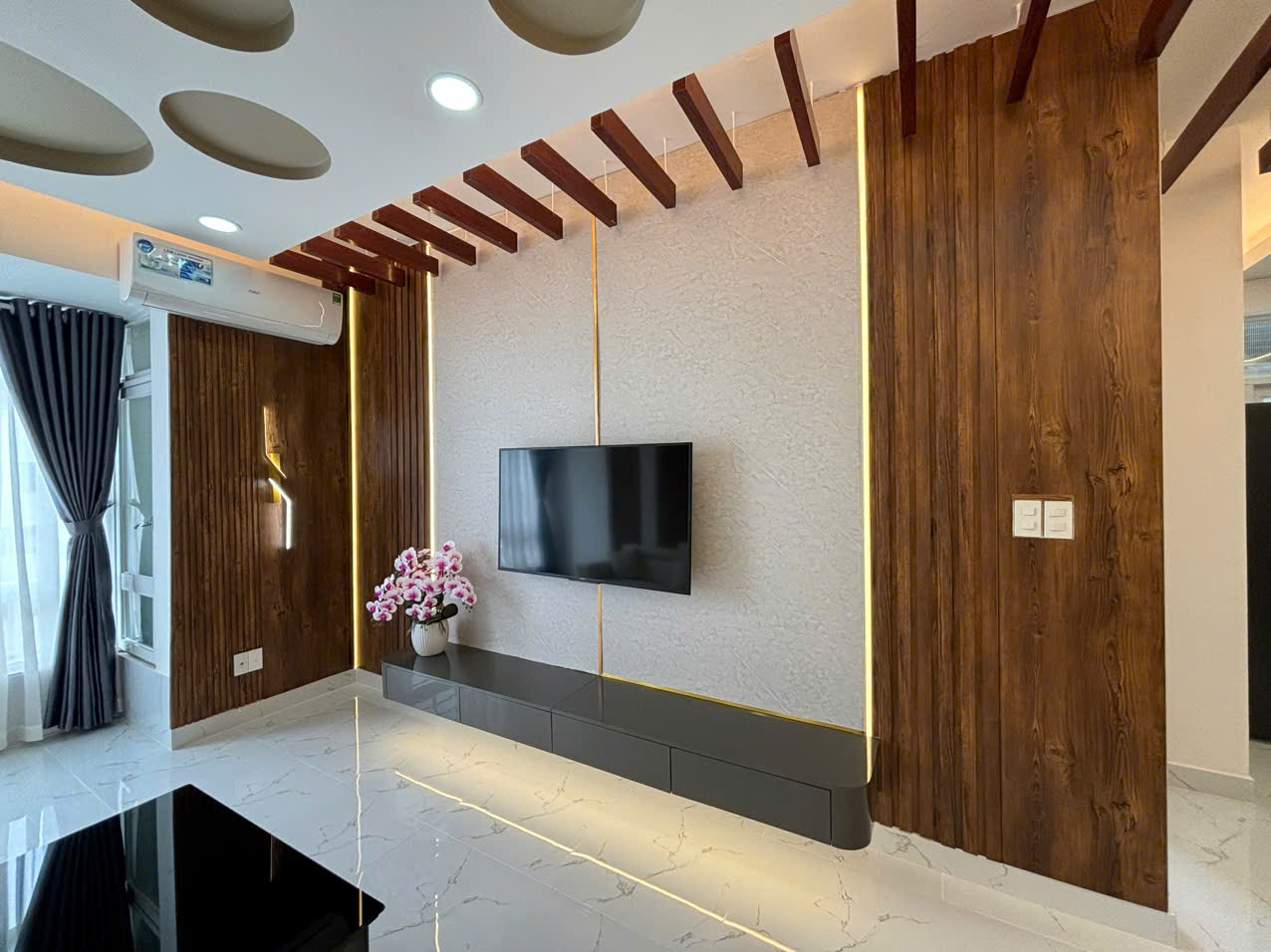 Cần bán nhanh Căn hộ Cao cấp Sky Garden 3, Phú Mỹ Hưng, Q.7, 68 m2, 2PN, 2WC, Nhà mới 100%. Giá chỉ 4.5 tỷ. LH ngay hotline (Đình Hải) - 7714