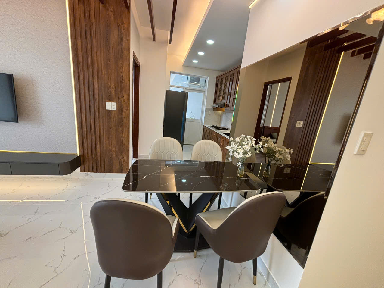 Cần bán nhanh Căn hộ Cao cấp Sky Garden 3, Phú Mỹ Hưng, Q.7, 68 m2, 2PN, 2WC, Nhà mới 100%. Giá chỉ 4.5 tỷ. LH ngay hotline (Đình Hải) - 7718