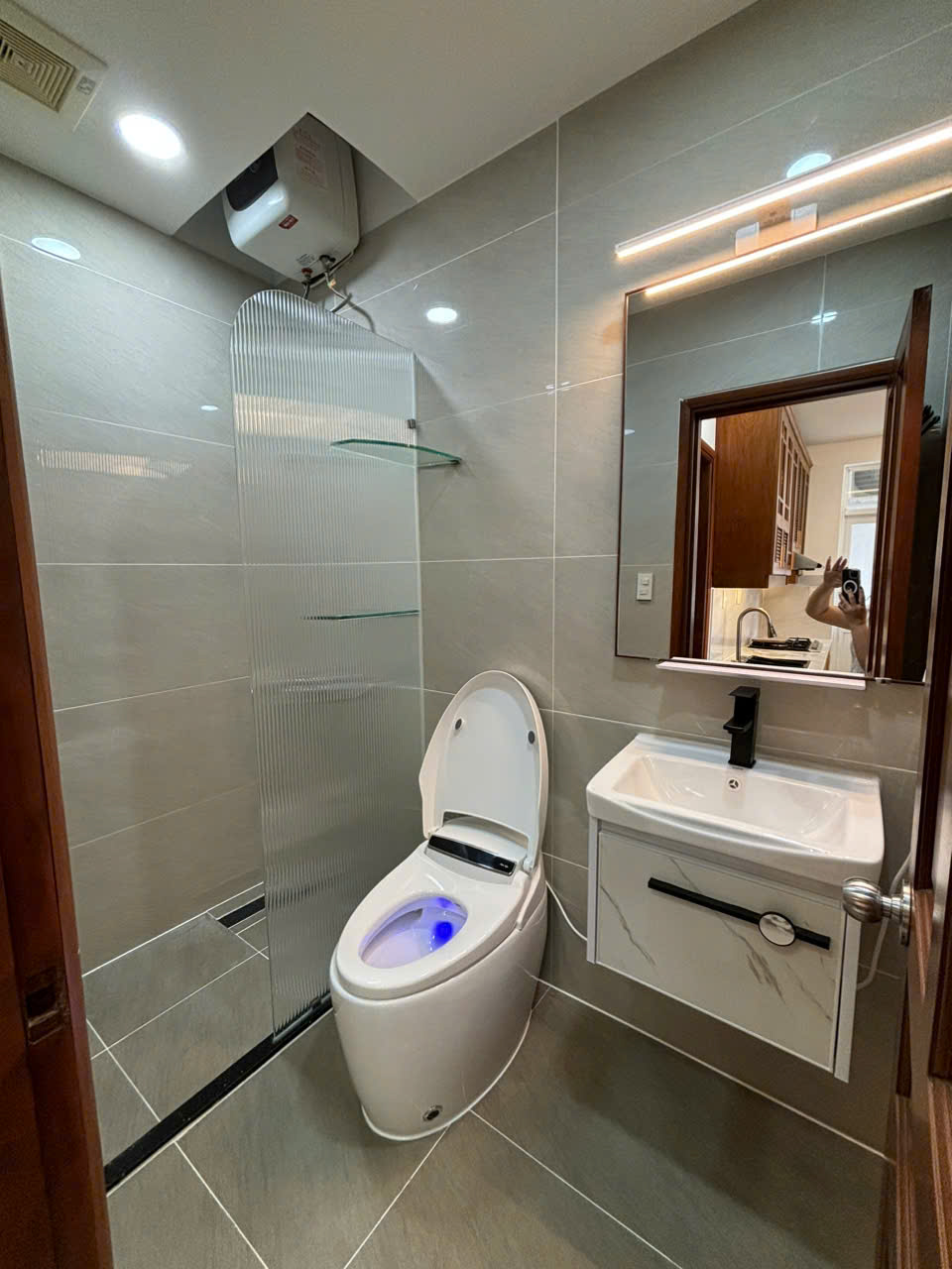 Cần bán nhanh Căn hộ Cao cấp Sky Garden 3, Phú Mỹ Hưng, Q.7, 68 m2, 2PN, 2WC, Nhà mới 100%. Giá chỉ 4.5 tỷ. LH ngay hotline (Đình Hải) - 7719