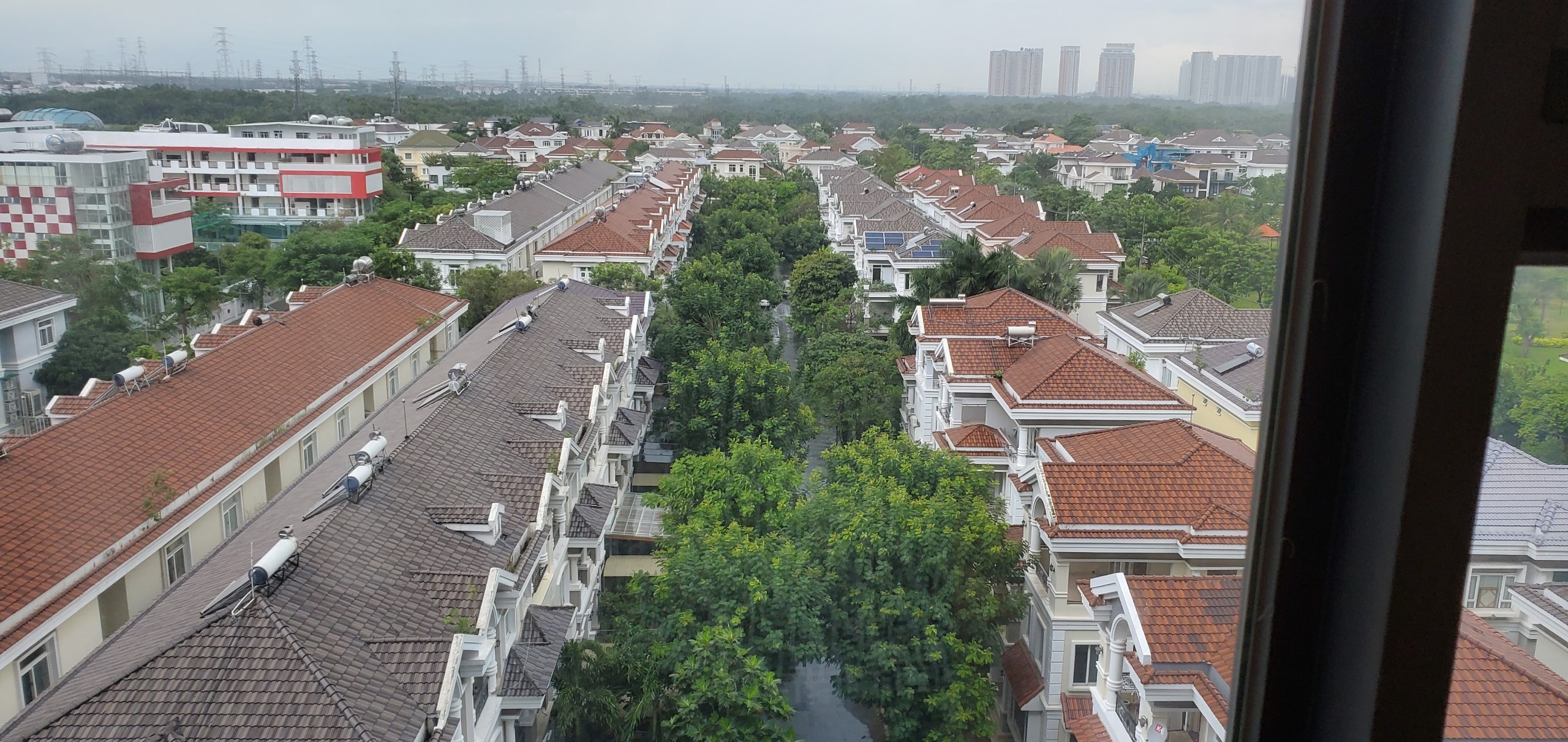 Cần bán căn hộ Hưng phúc Primer, diện tích: 70 m, 2 phòng ngủ, nội thất đầy đủ, view biệt thự thoáng mát. Giá: 5,6 tỷ. Quý khách xem nhà liên hệ: hotline Ngọc Thư ( zalo, viber) - 8106