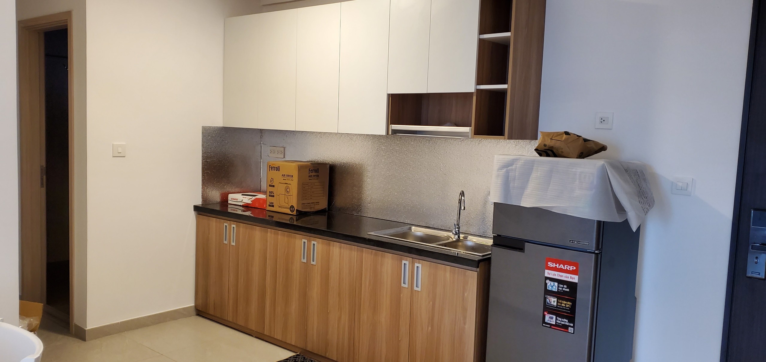 Cần bán căn hộ Hưng phúc Primer, diện tích: 70 m, 2 phòng ngủ, nội thất đầy đủ, view biệt thự thoáng mát. Giá: 5,6 tỷ. Quý khách xem nhà liên hệ: hotline Ngọc Thư ( zalo, viber) - 8107