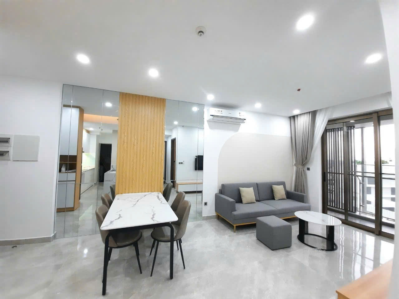 Bán căn hộ Midtown The Peak, phú mỹ hưng, quận 7. Diện tích: 80m, 2 phòng ngủ, 2wc. Nội thất cao cấp, đang cho thuê dài hạn, giá cao. Cần bán nhanh giá chỉ: 7,5 tỷ. Liên hệ: hotline Ngọc Thư ( zalo, viber) - 8112